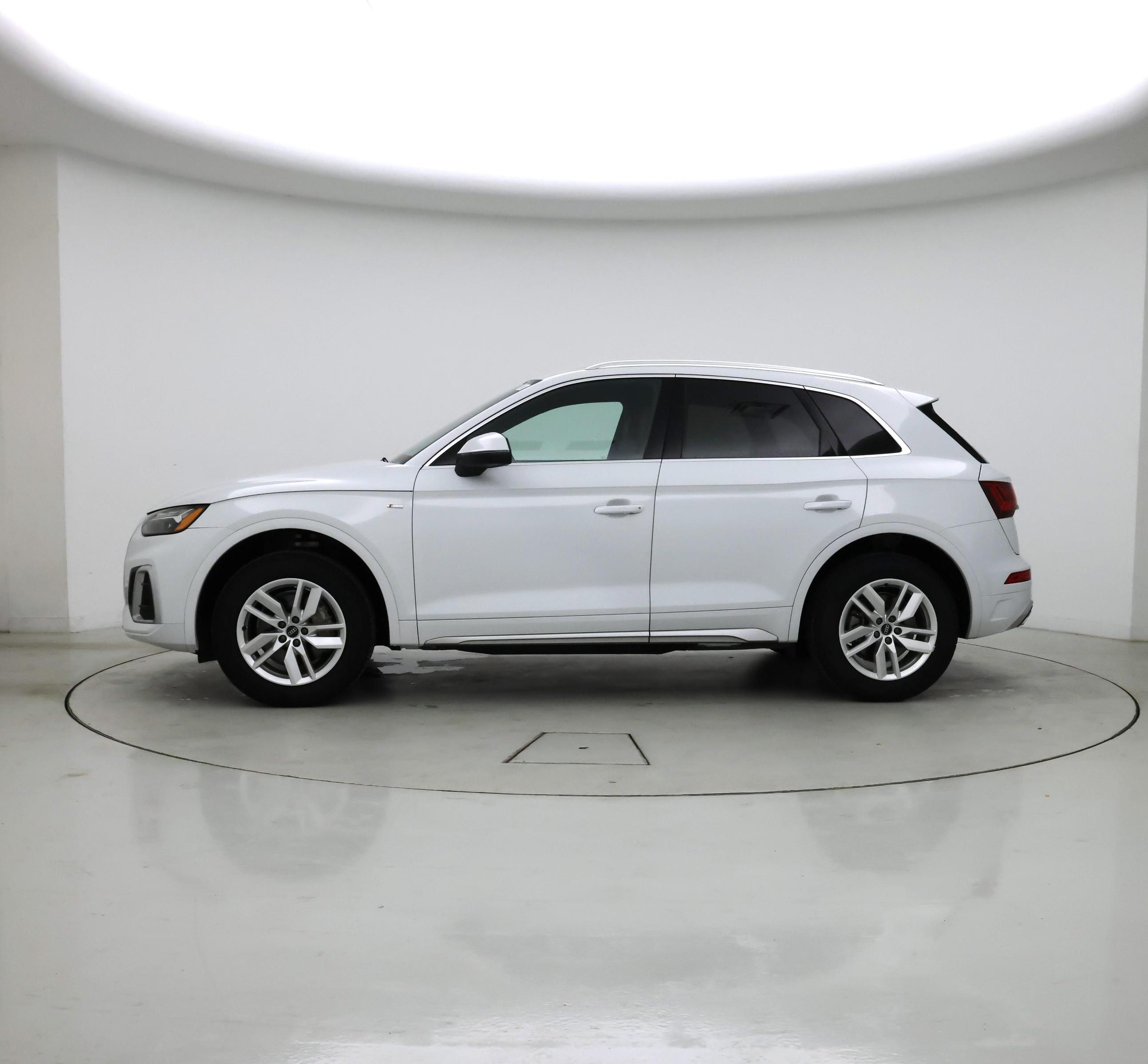 Thumbnail: 2023 Audi Q5 - 3