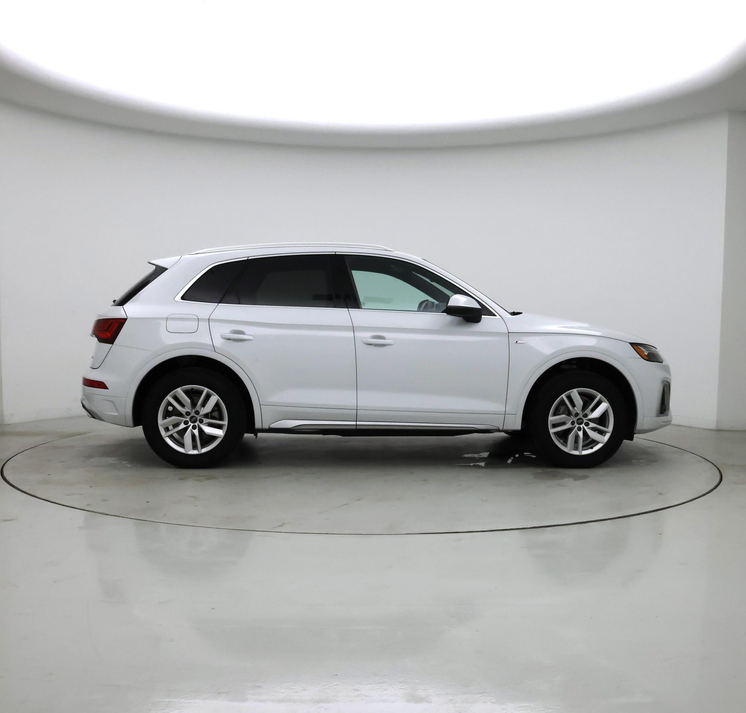Thumbnail: 2023 Audi Q5 - 7