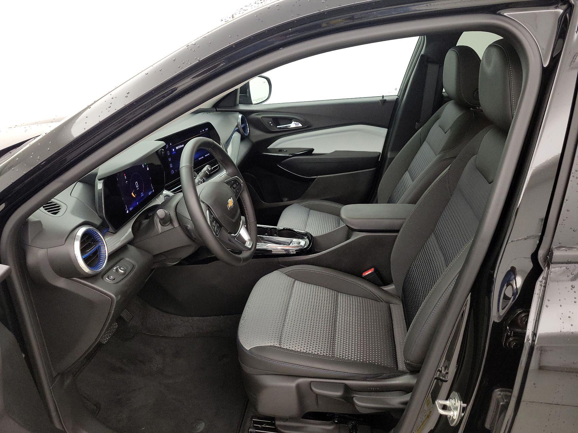 Thumbnail: 2025 Chevrolet Trax - 11