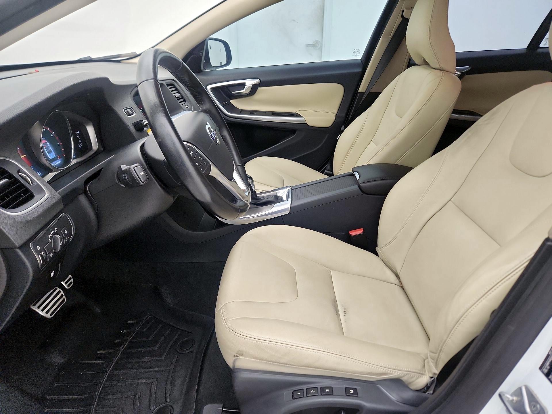 Thumbnail: 2016 Volvo S60 - 11