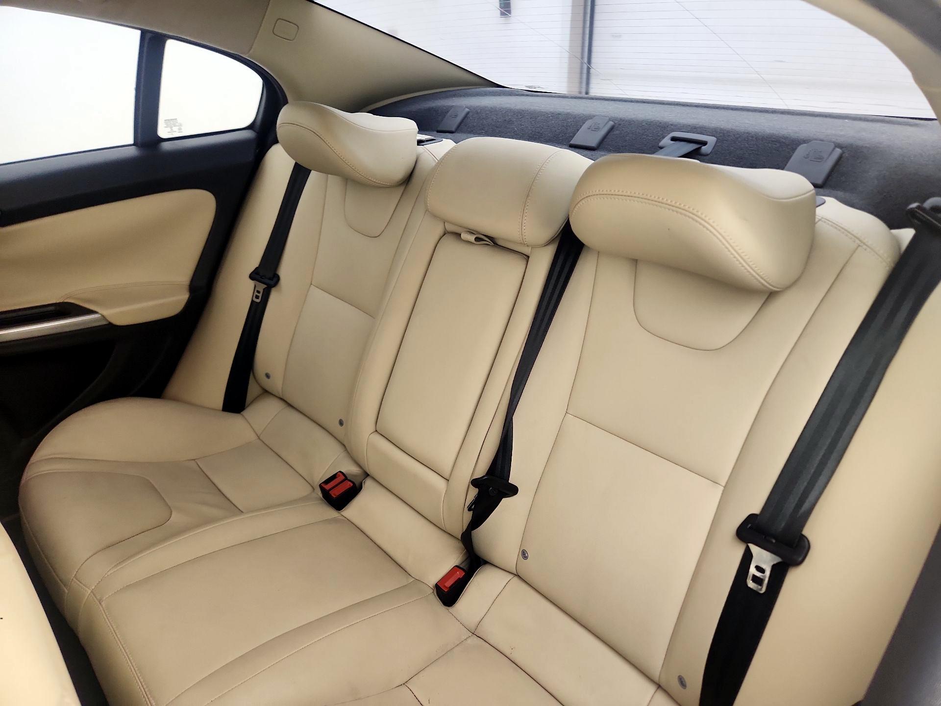 Thumbnail: 2016 Volvo S60 - 18