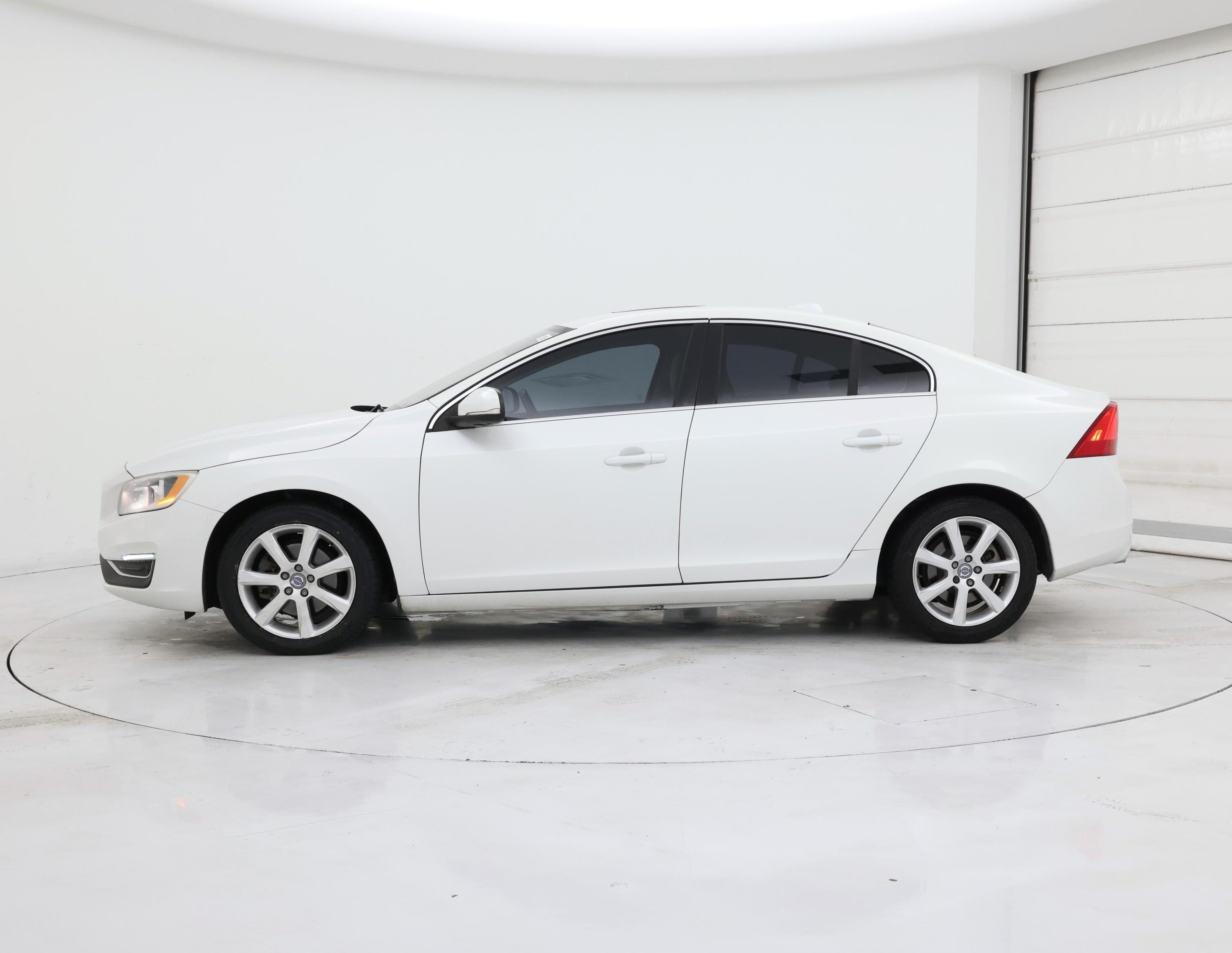 Thumbnail: 2016 Volvo S60 - 3