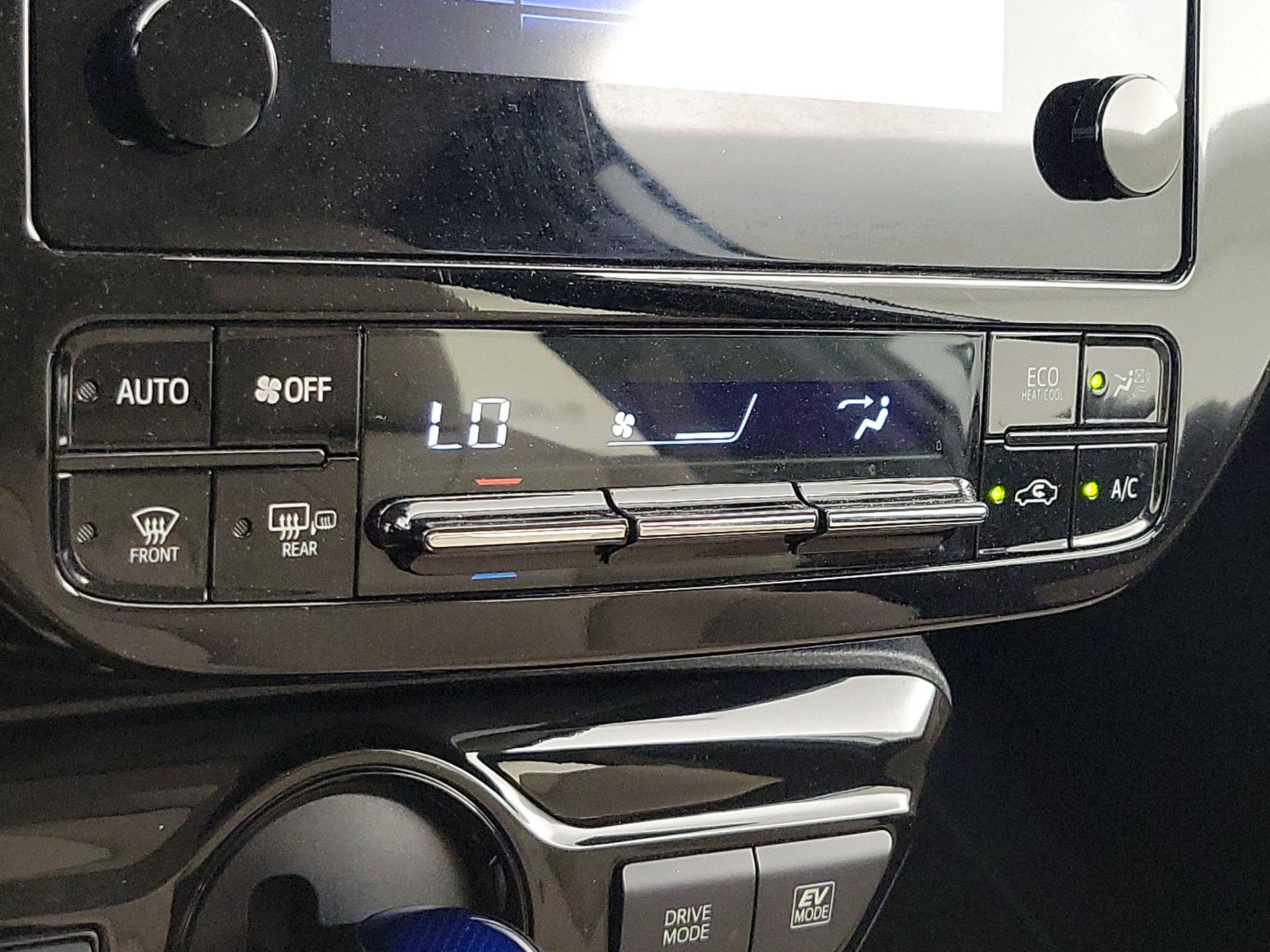 Thumbnail: 2019 Toyota Prius - 16