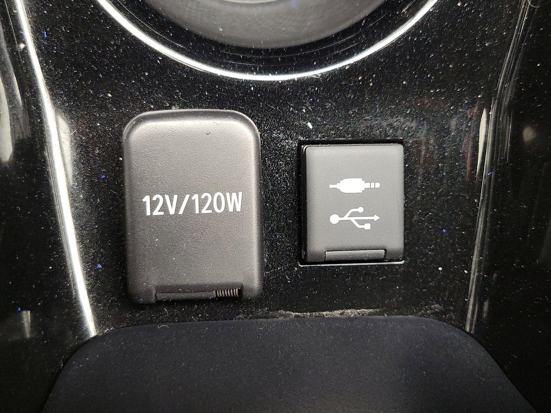 Thumbnail: 2019 Toyota Prius - 18