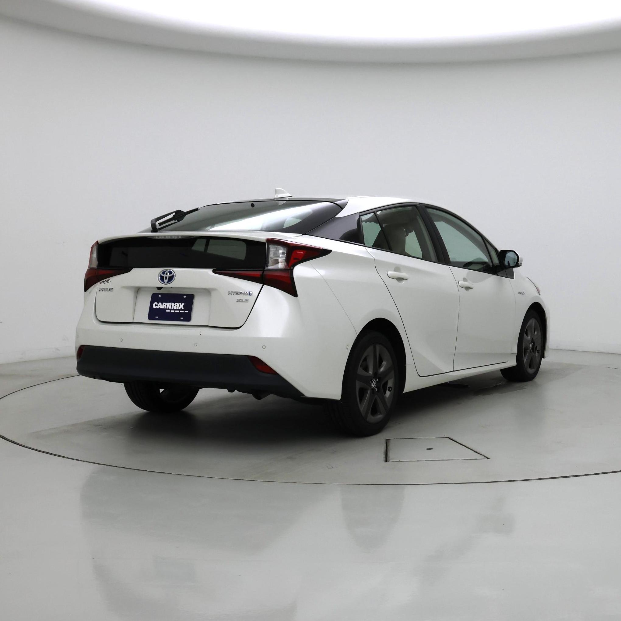 Thumbnail: 2019 Toyota Prius - 8