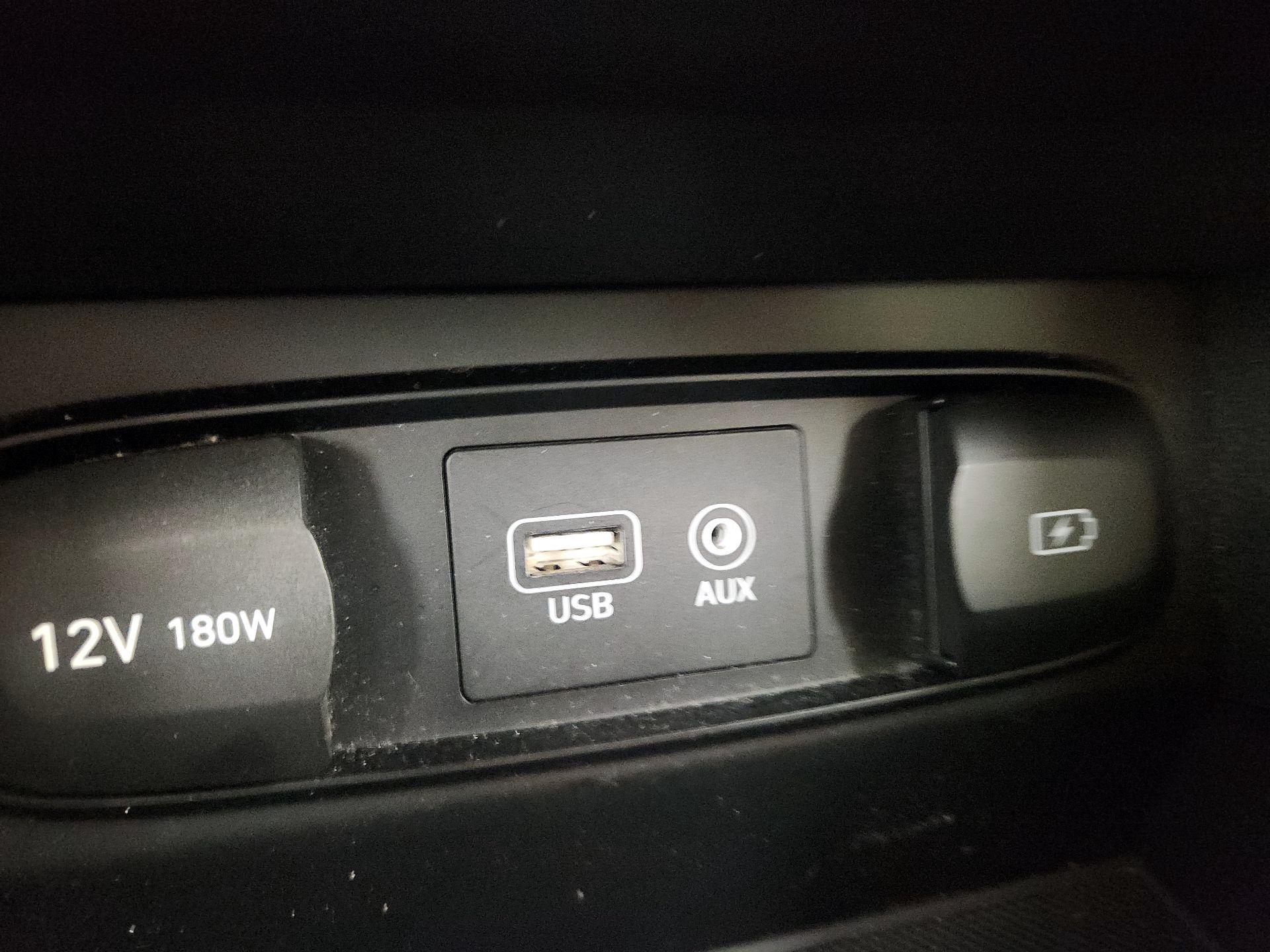 Thumbnail: 2019 Hyundai Santa Fe - 18