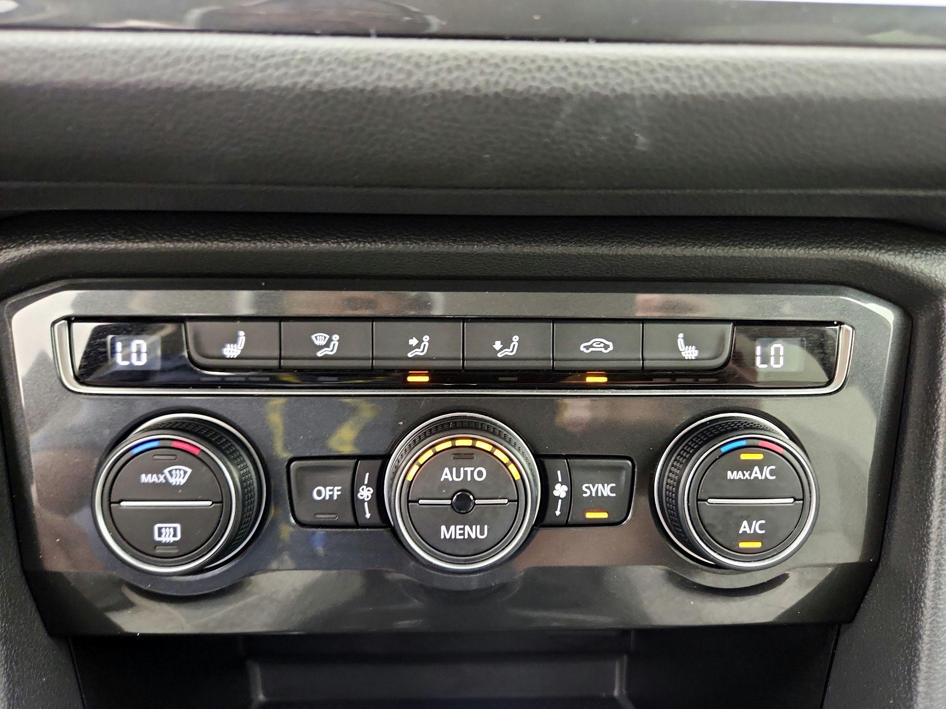Thumbnail: 2018 Volkswagen Tiguan - 16