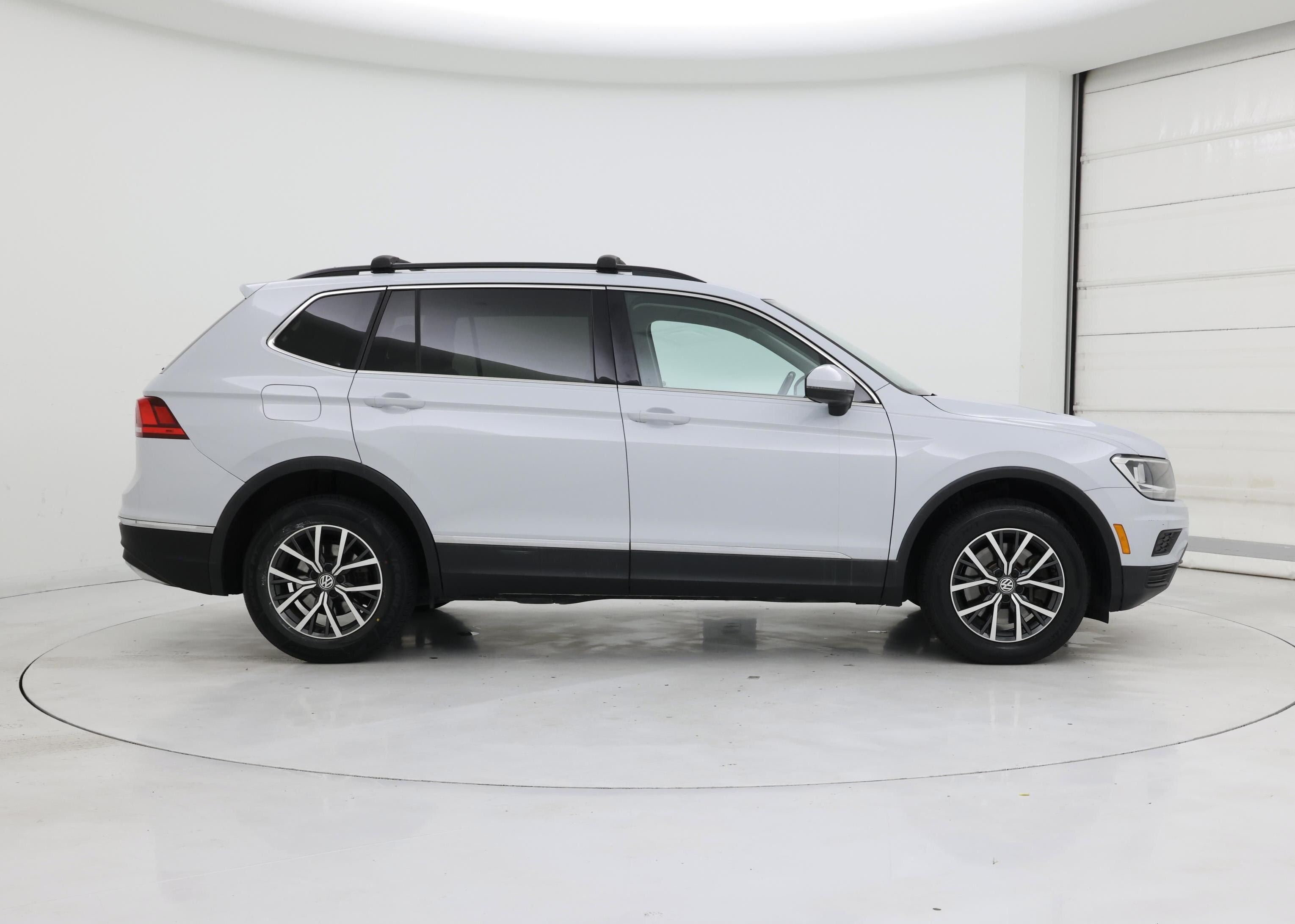 Thumbnail: 2018 Volkswagen Tiguan - 7
