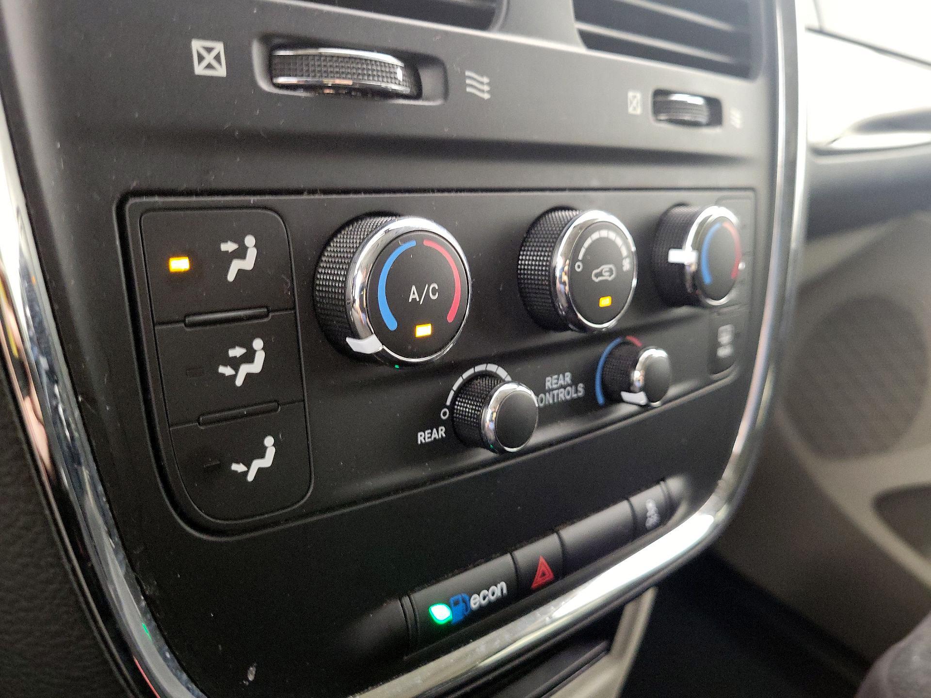Thumbnail: 2020 Dodge Grand Caravan - 16