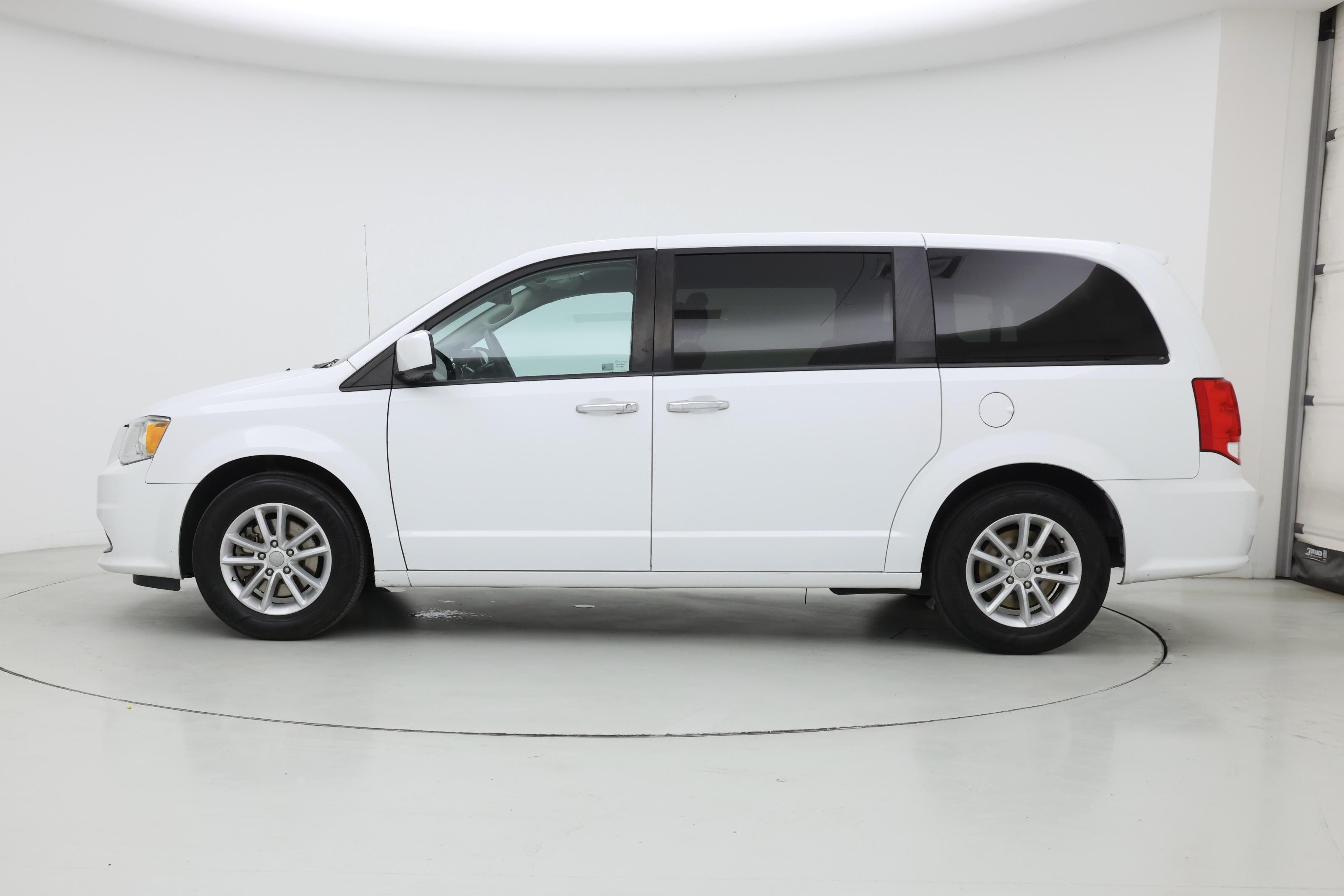 Thumbnail: 2020 Dodge Grand Caravan - 3