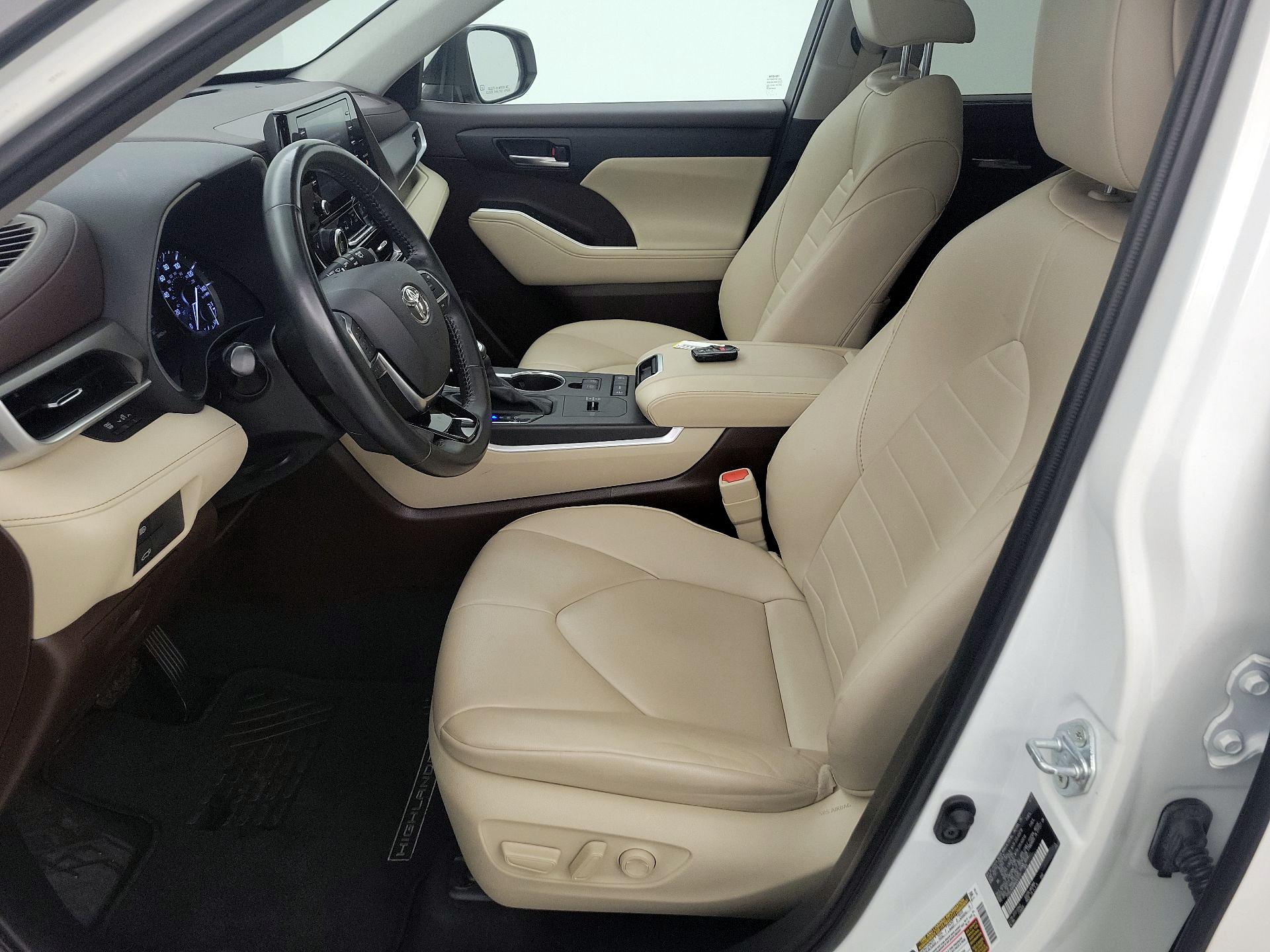 Thumbnail: 2021 Toyota Highlander - 11
