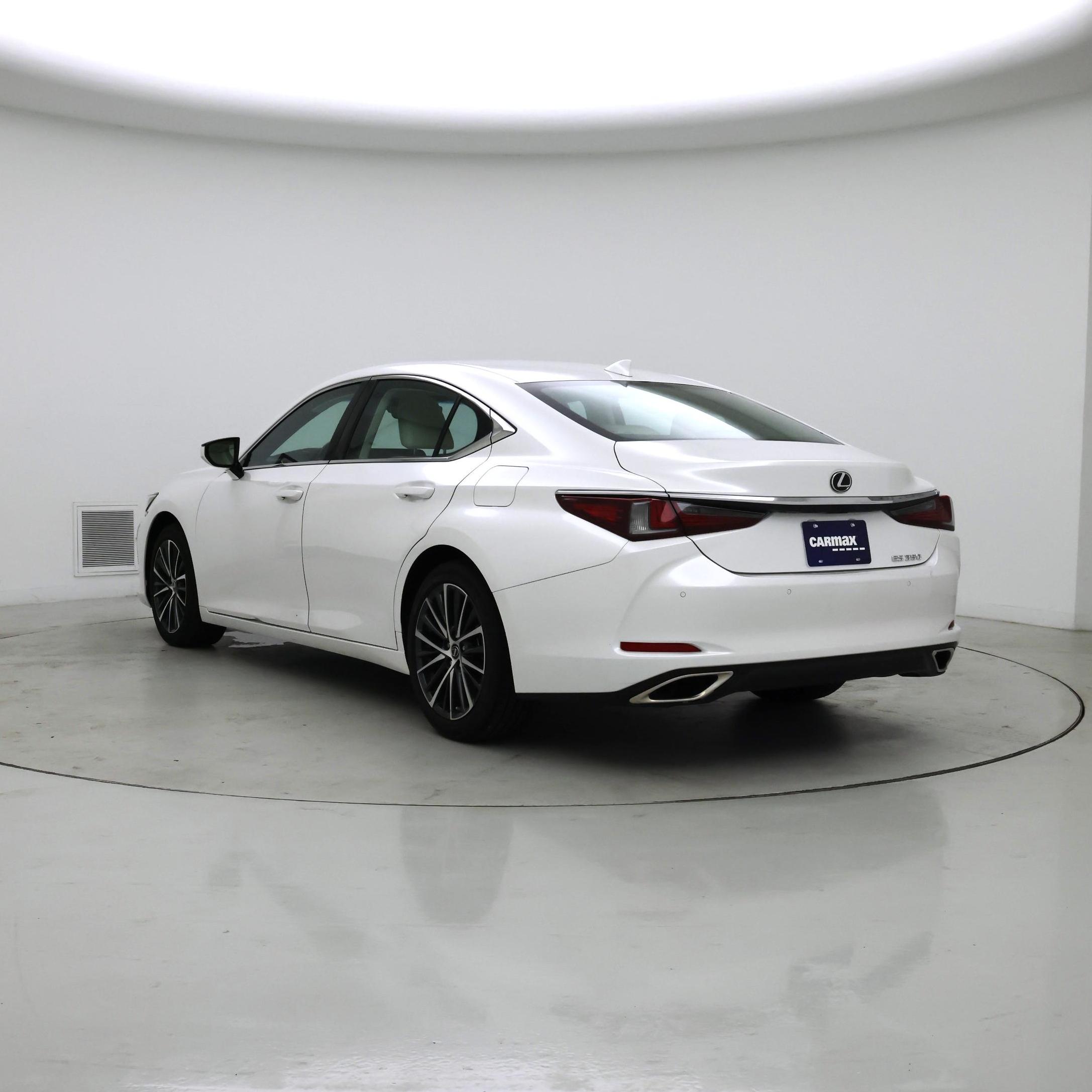 Thumbnail: 2022 Lexus ES - 2