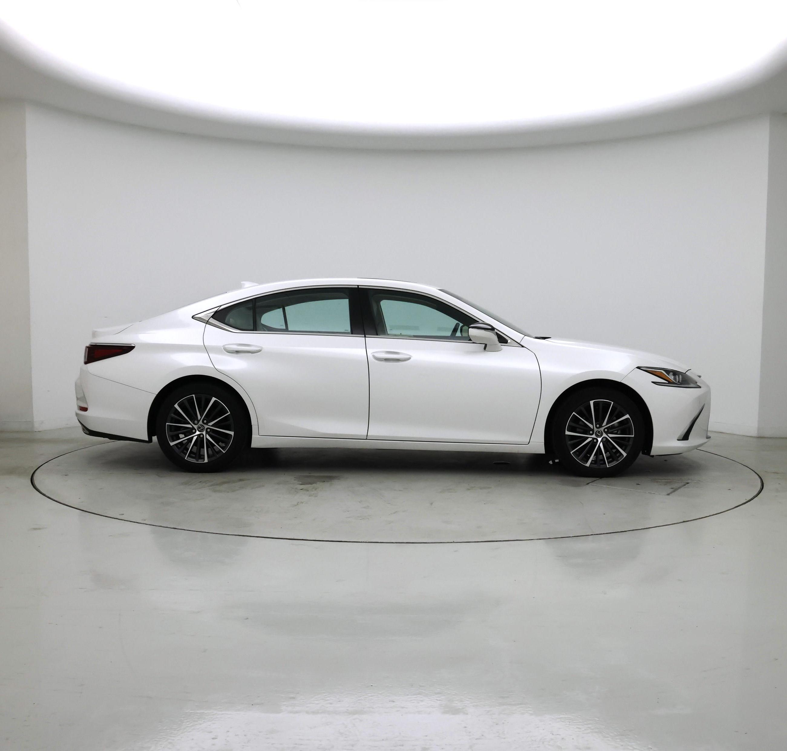 Thumbnail: 2022 Lexus ES - 7