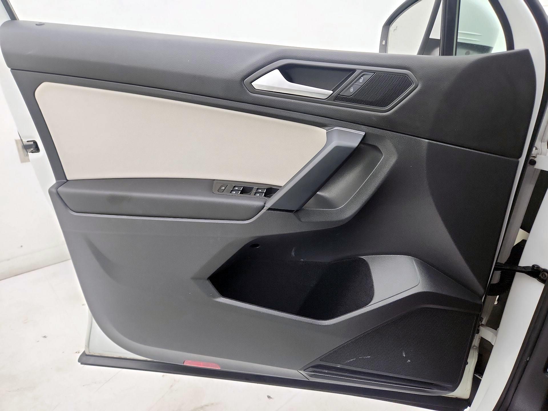 Thumbnail: 2019 Volkswagen Tiguan - 12