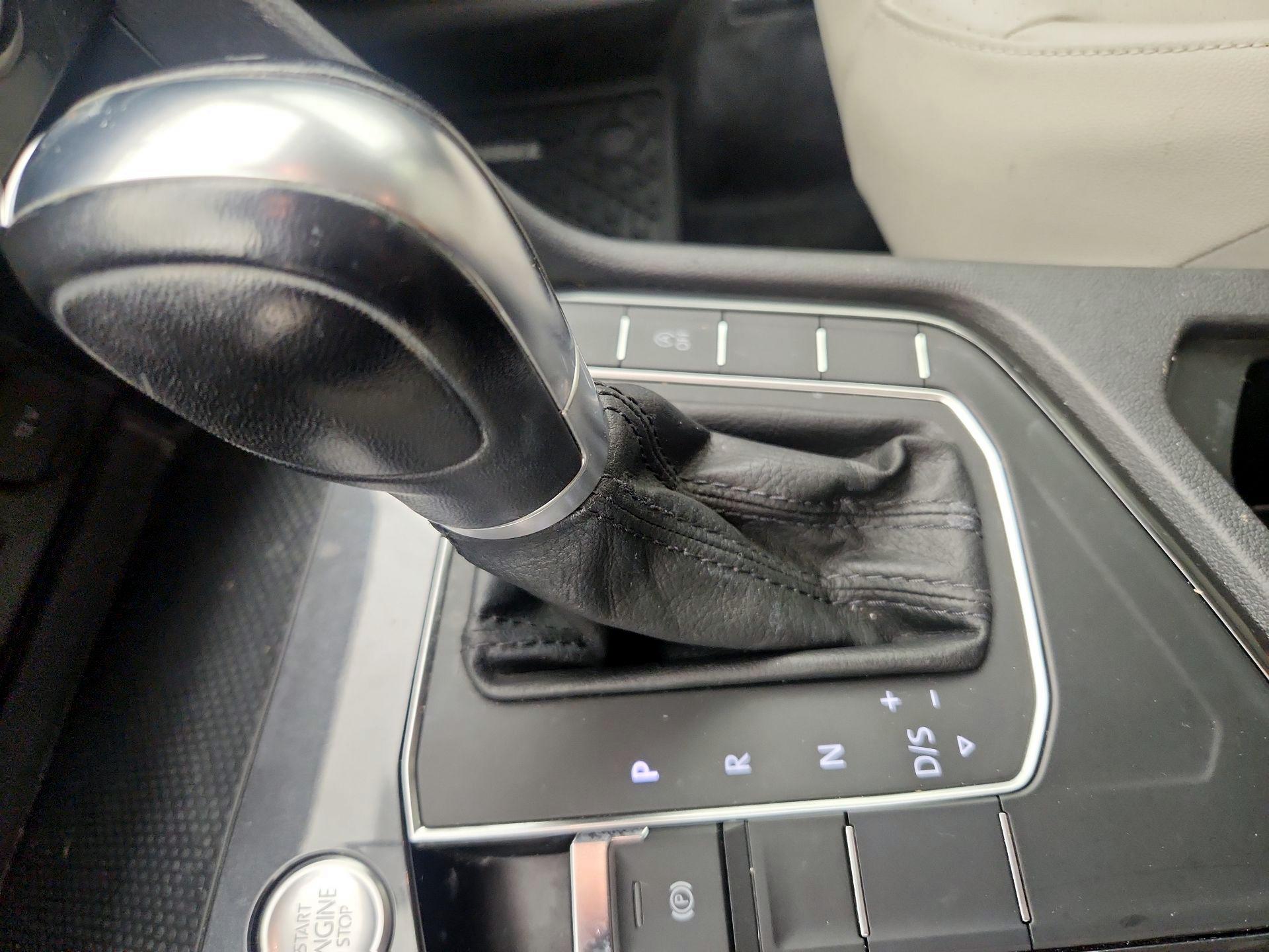 Thumbnail: 2019 Volkswagen Tiguan - 17
