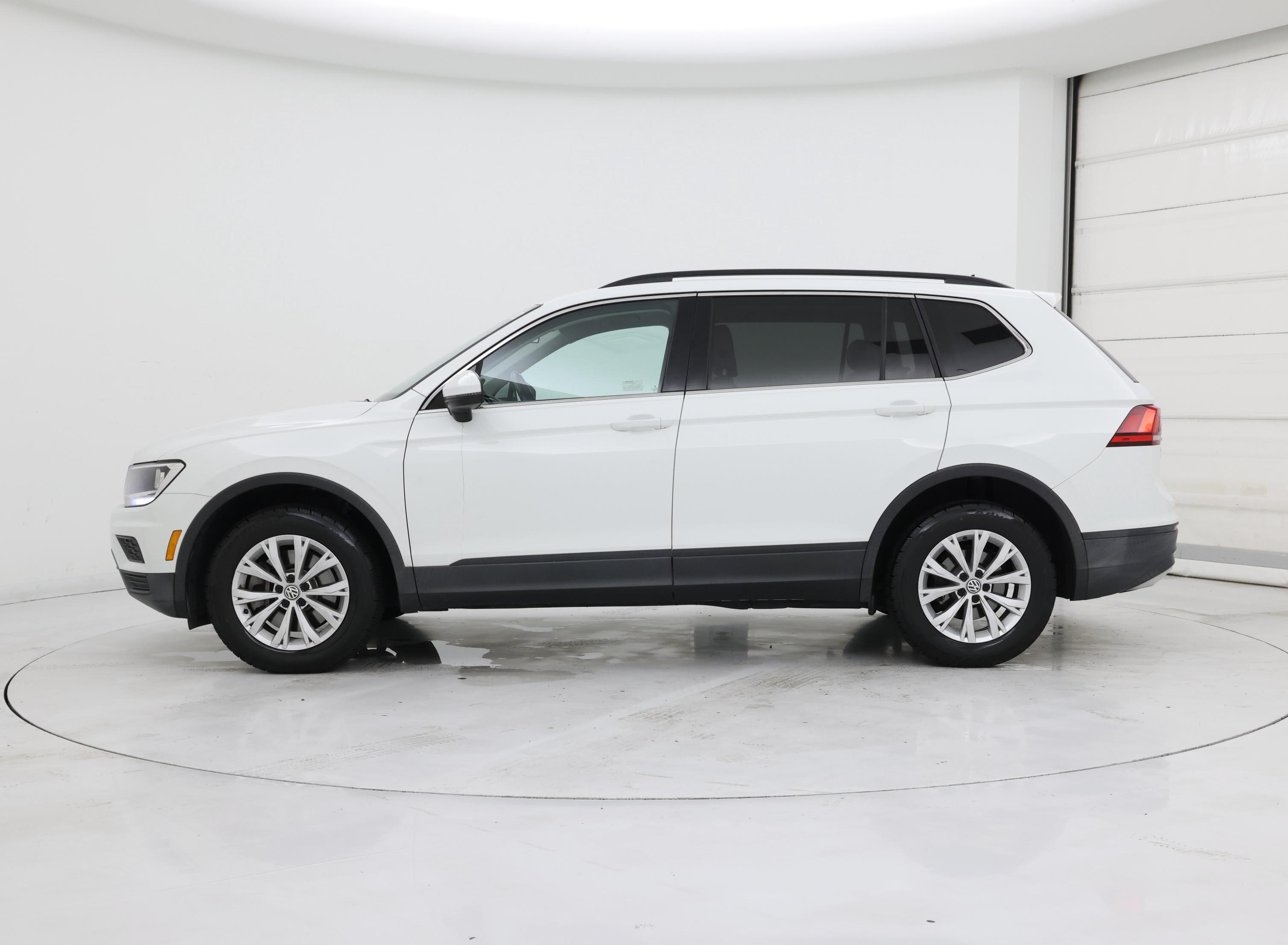 Thumbnail: 2019 Volkswagen Tiguan - 3