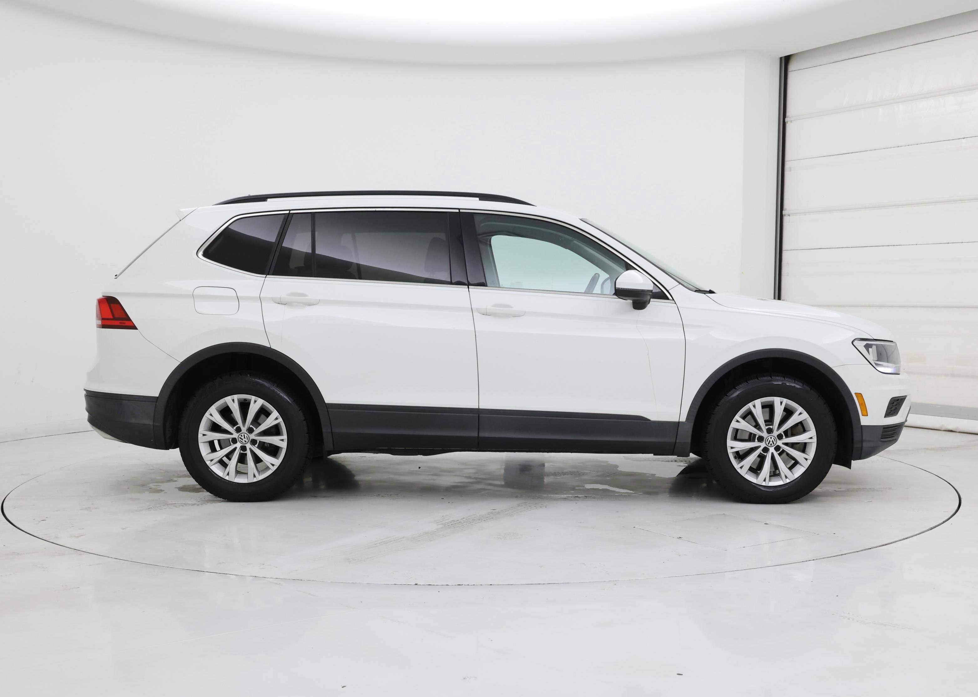 Thumbnail: 2019 Volkswagen Tiguan - 7