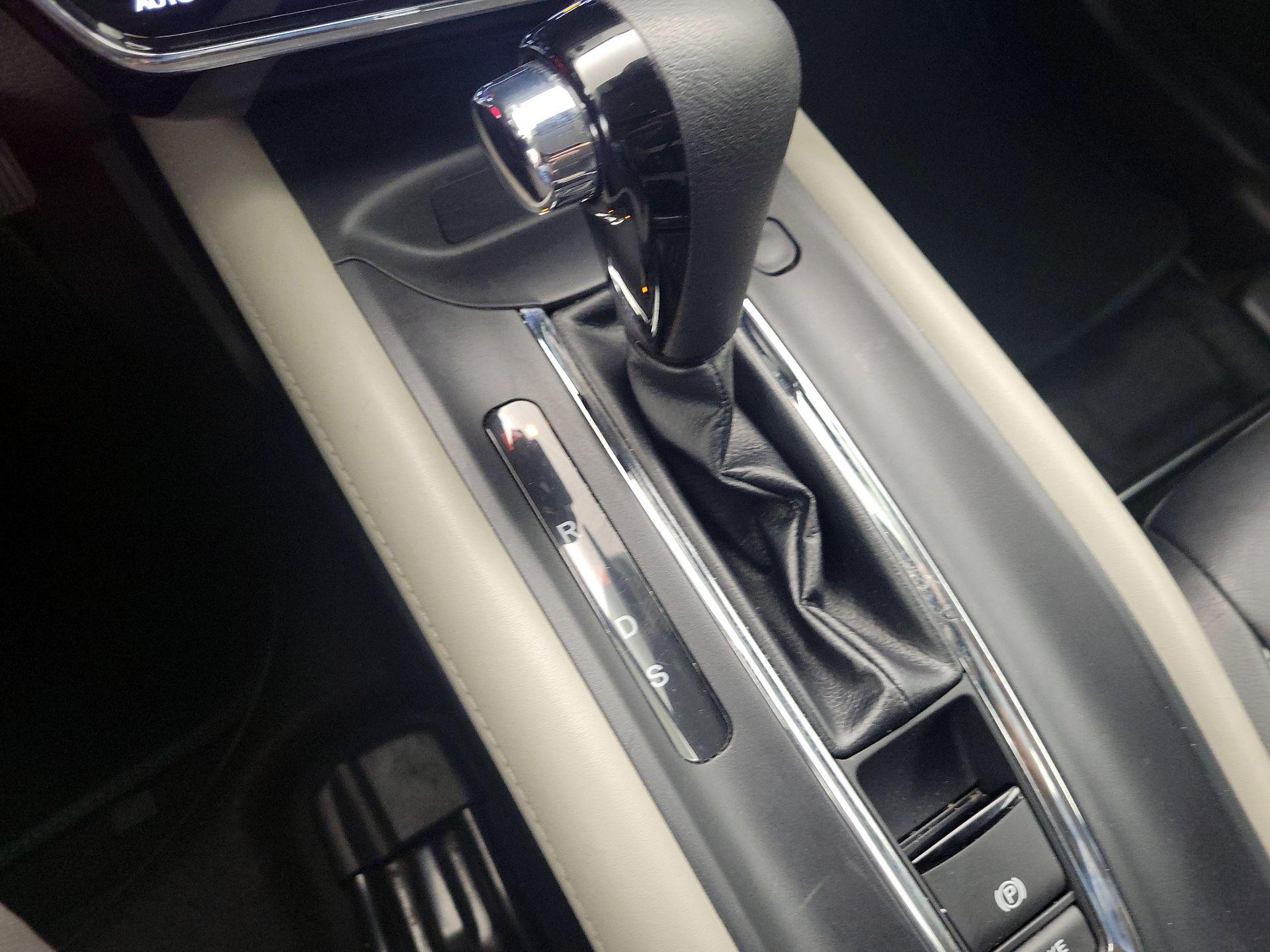 Thumbnail: 2019 Honda HR-V - 17