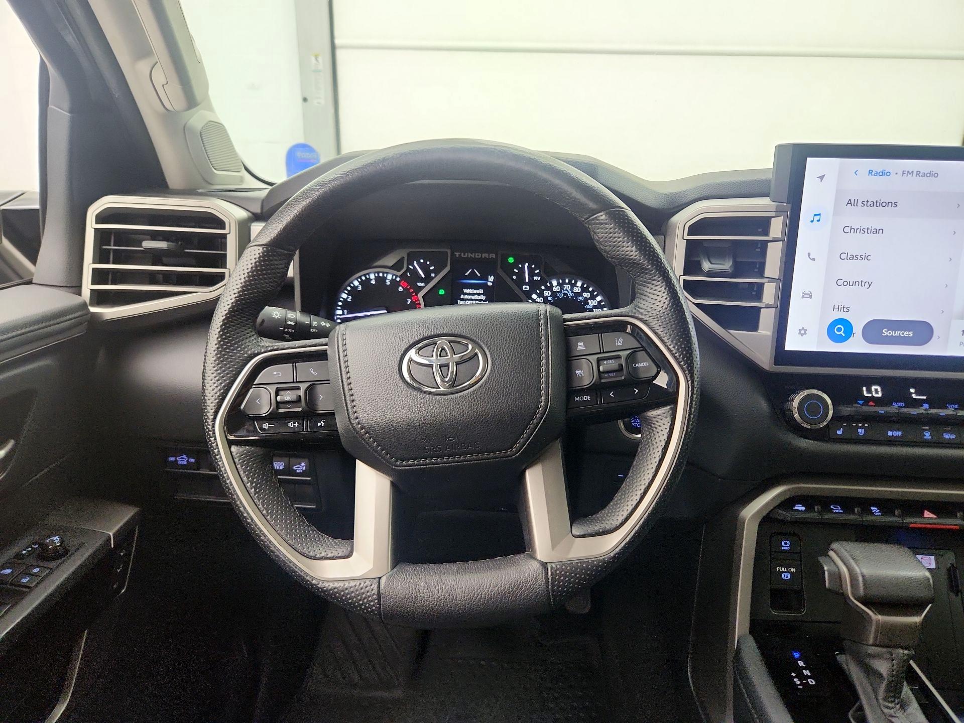 Thumbnail: 2022 Toyota Tundra - 10