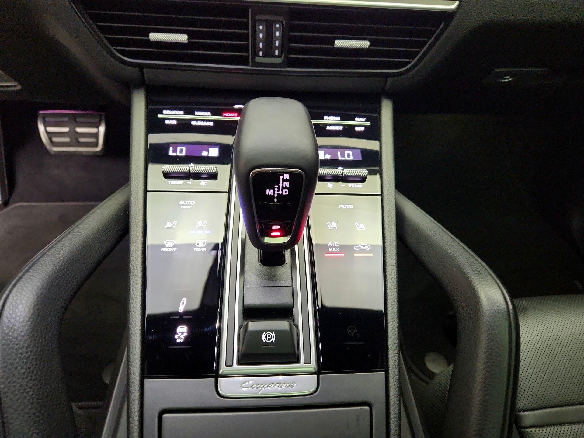 Thumbnail: 2021 Porsche Cayenne - 18