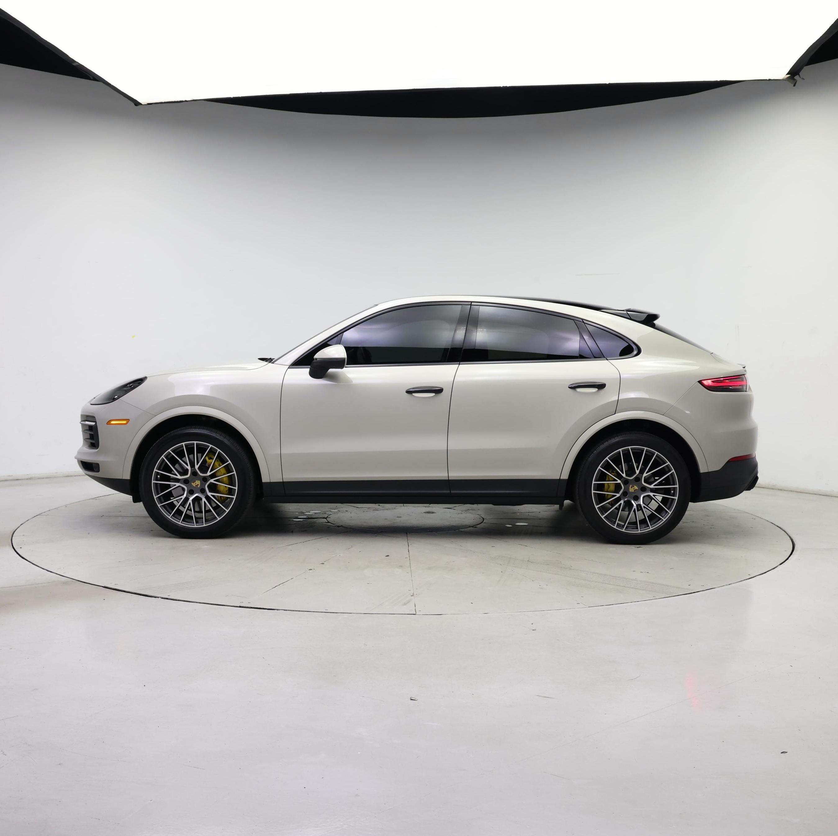 Thumbnail: 2021 Porsche Cayenne - 3