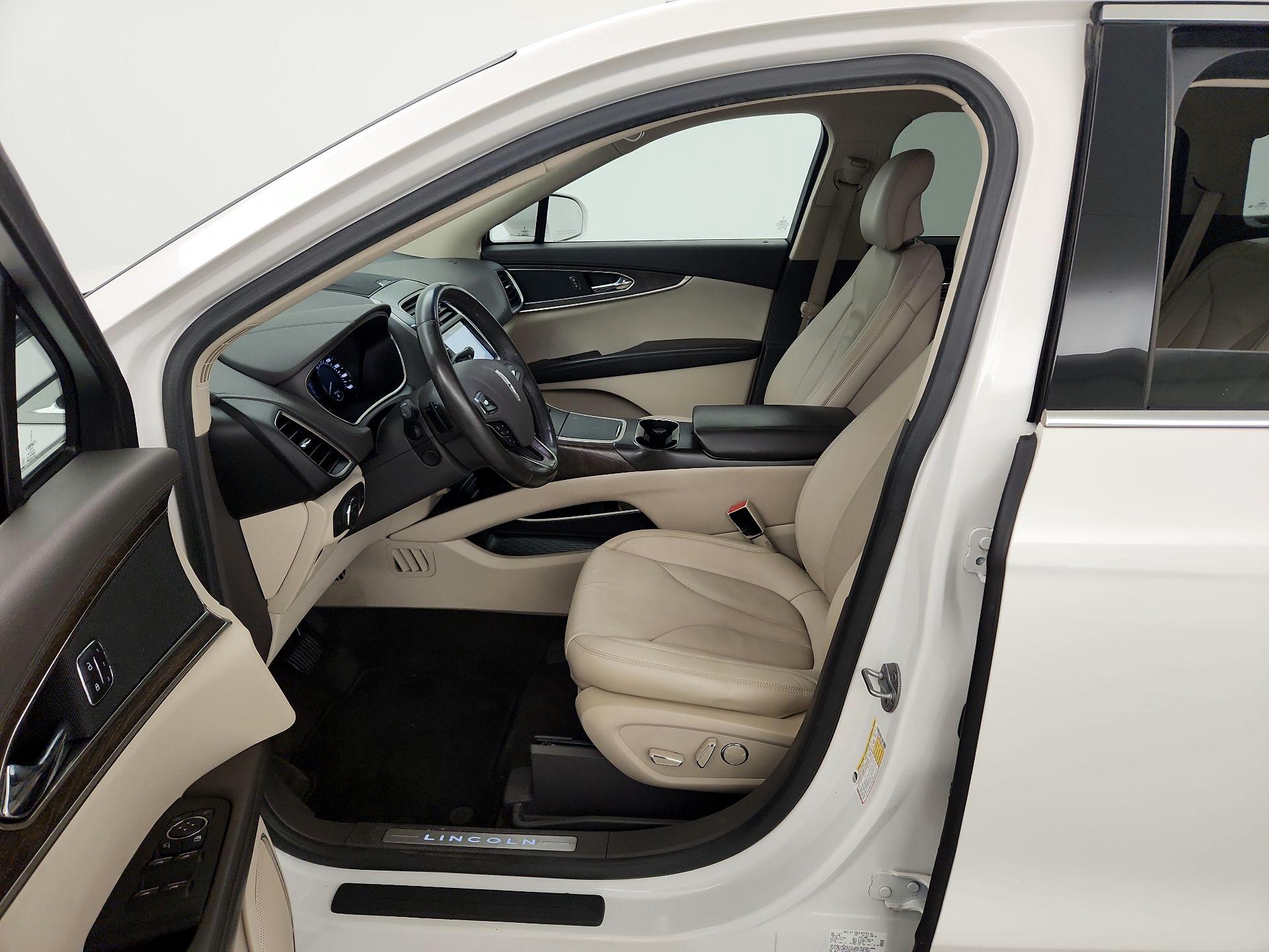 Thumbnail: 2016 Lincoln MKX - 11