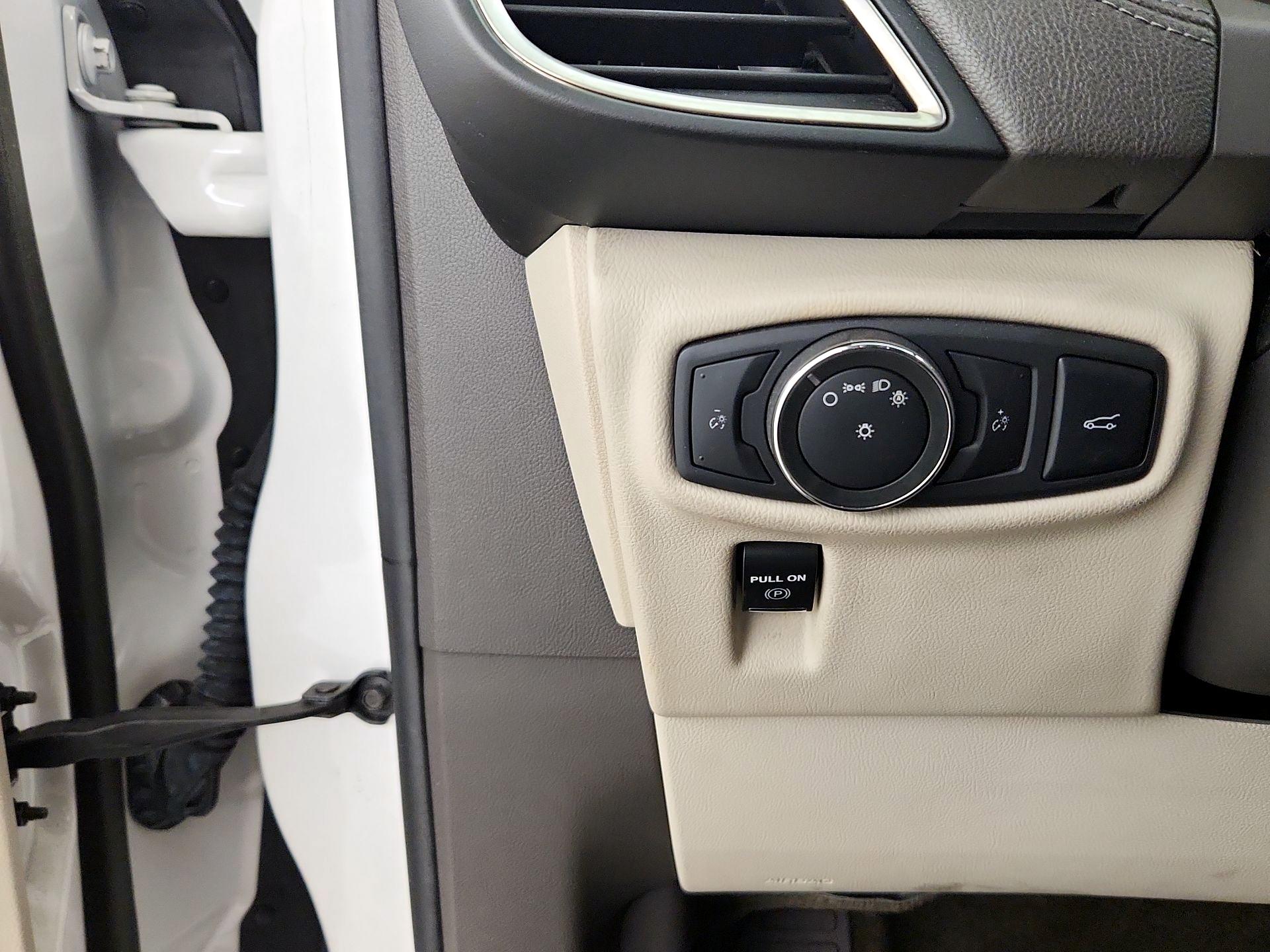 Thumbnail: 2016 Lincoln MKX - 13