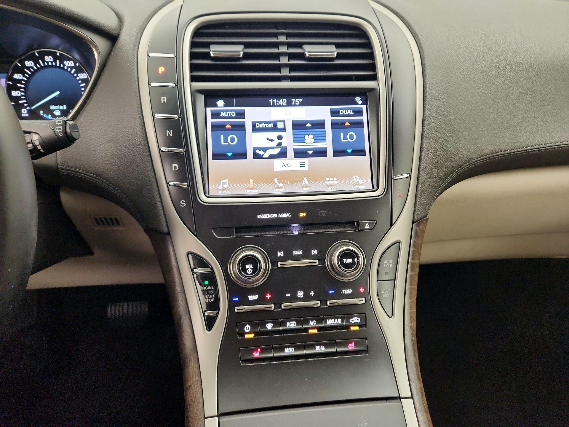 Thumbnail: 2016 Lincoln MKX - 17