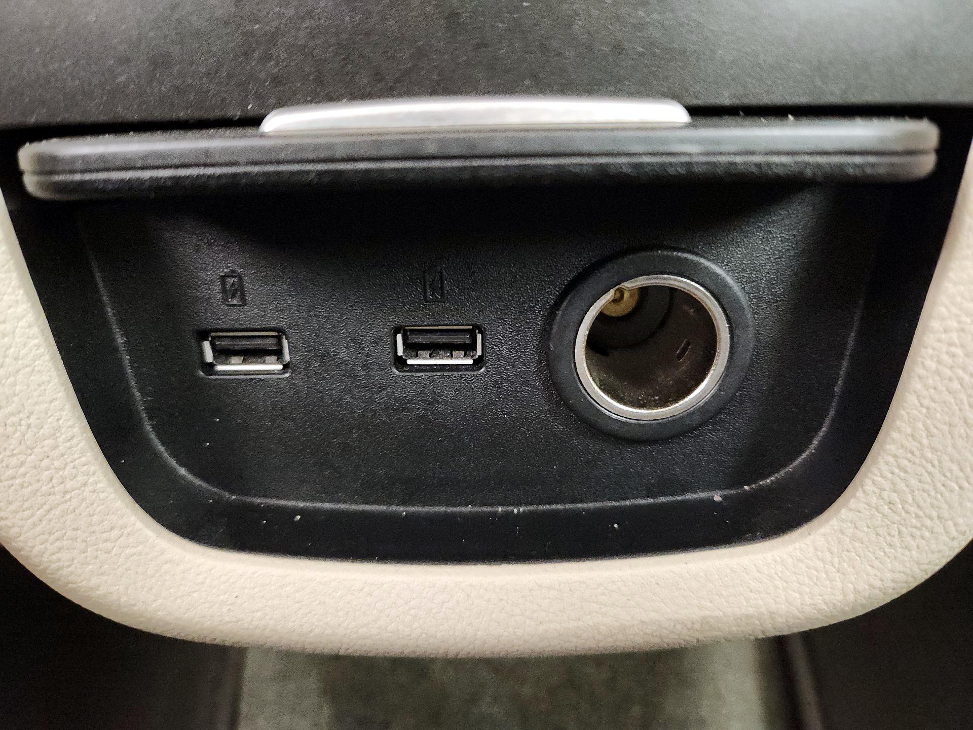 Thumbnail: 2016 Lincoln MKX - 19