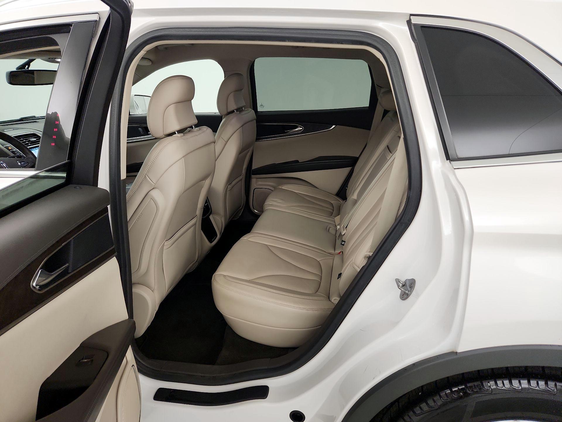 Thumbnail: 2016 Lincoln MKX - 20
