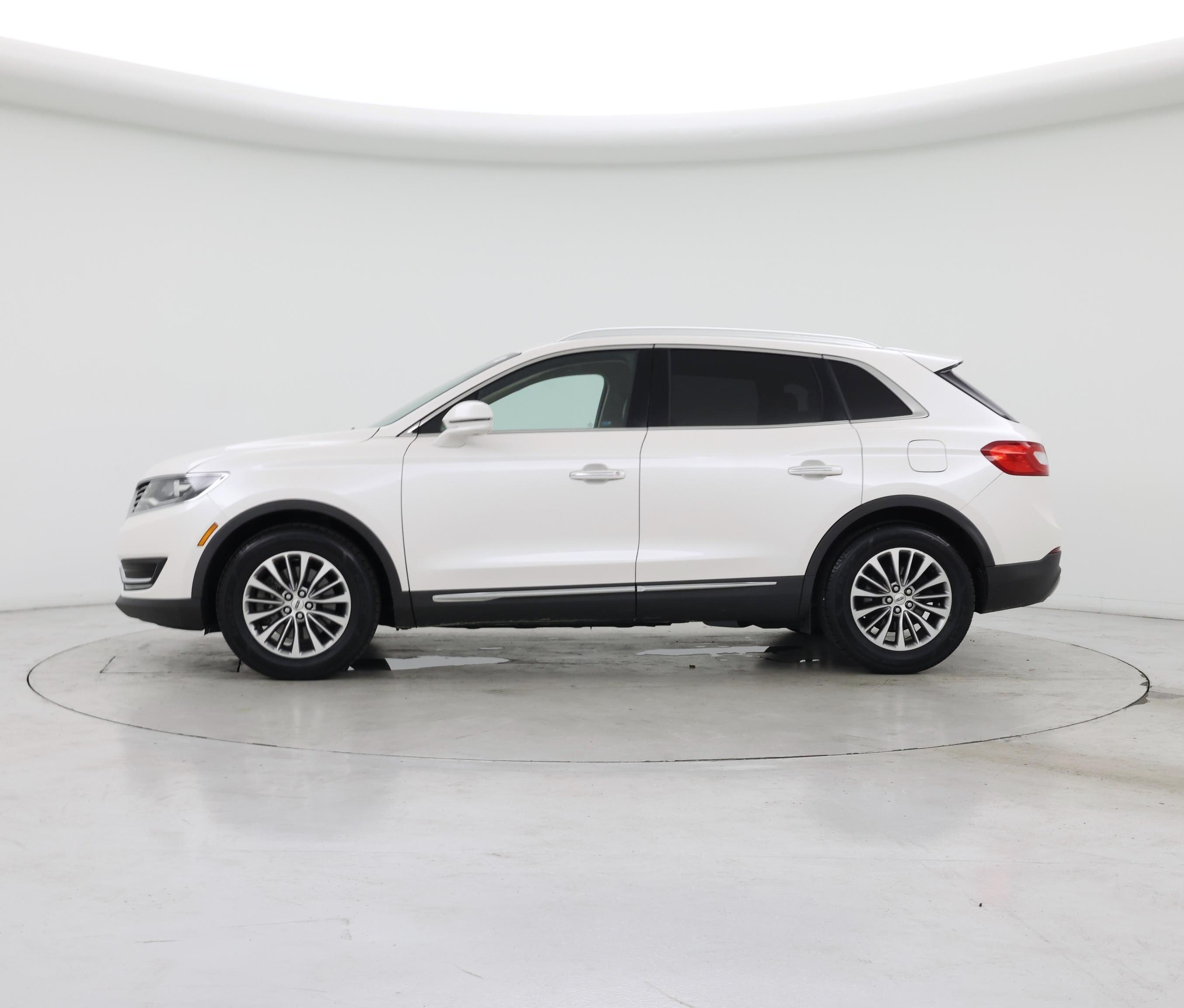 Thumbnail: 2016 Lincoln MKX - 3