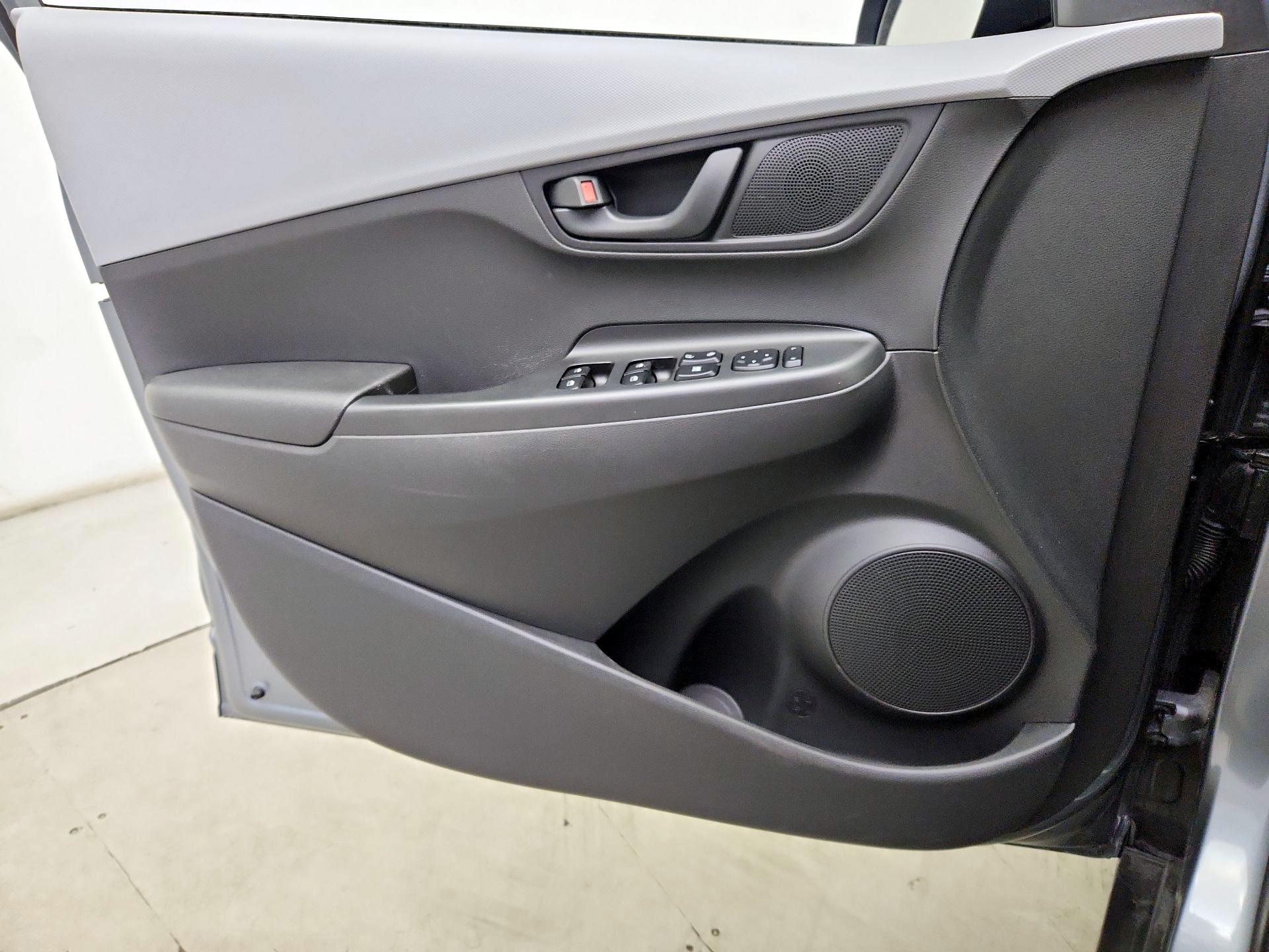 Thumbnail: 2020 Hyundai Kona - 12
