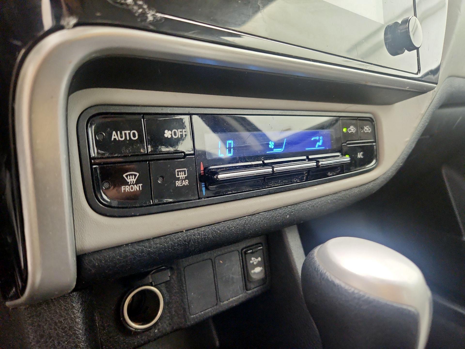 Thumbnail: 2018 Toyota Corolla - 16