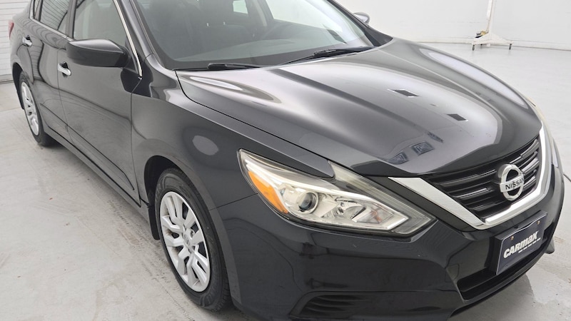 2016 Nissan Altima S Hero Image