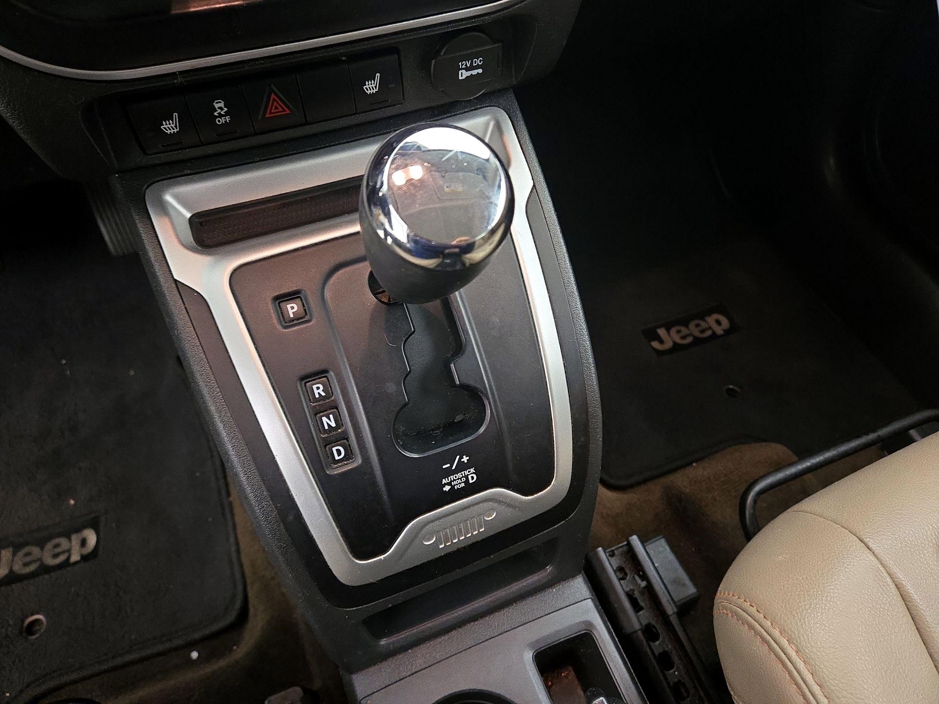 Thumbnail: 2015 Jeep Compass - 15