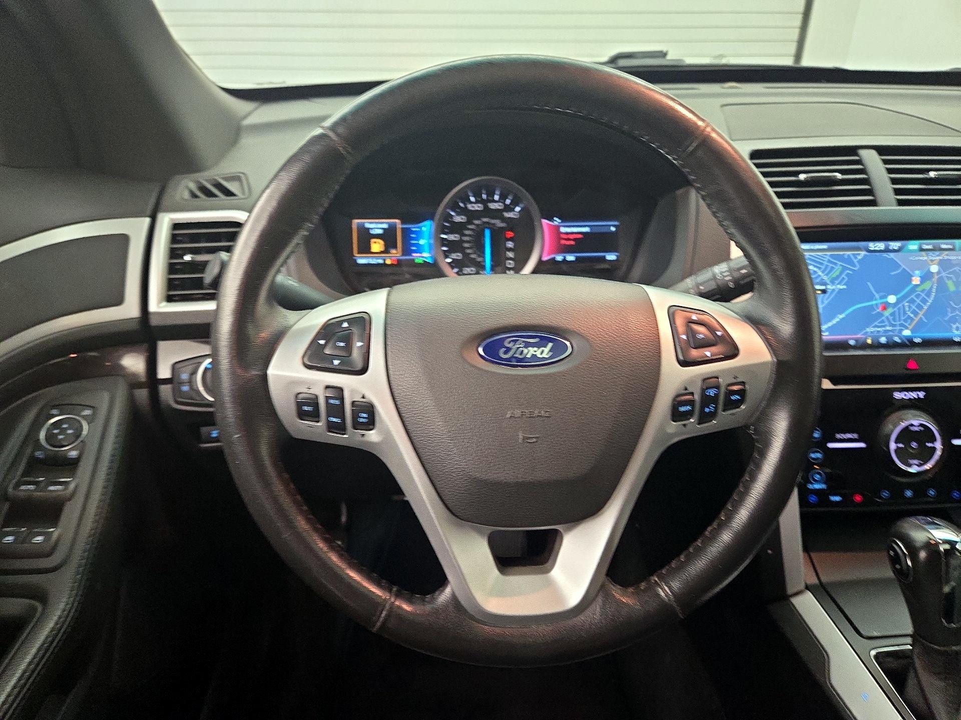Thumbnail: 2015 Ford Explorer - 10