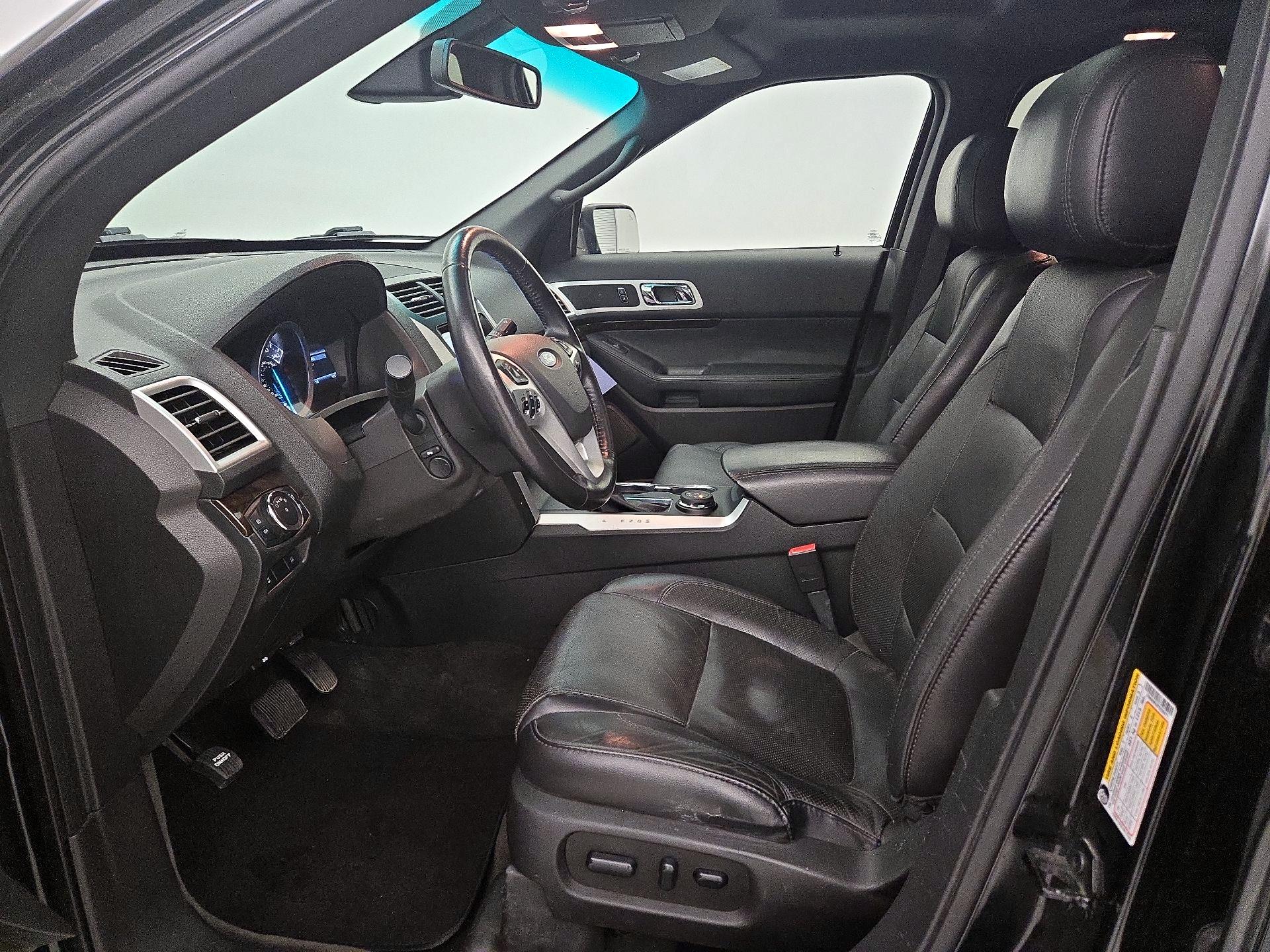 Thumbnail: 2015 Ford Explorer - 11