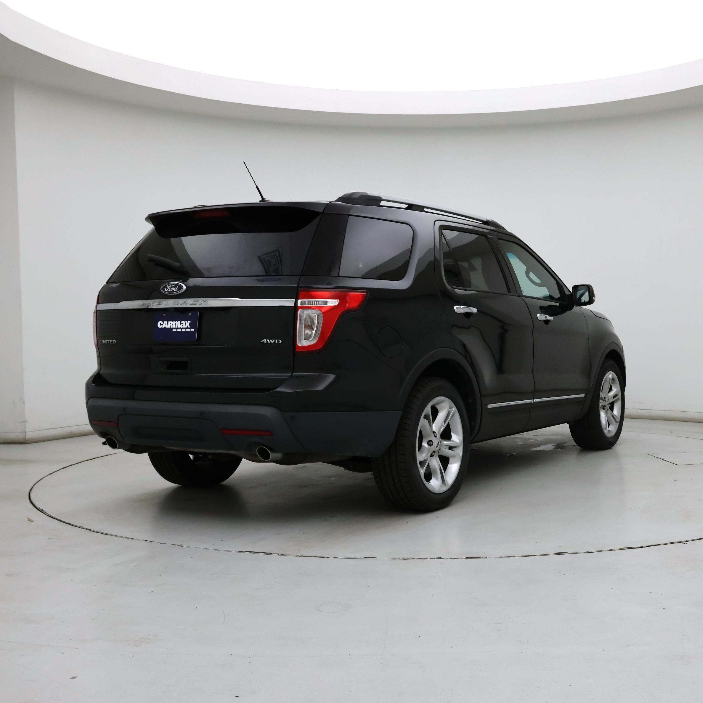 Thumbnail: 2015 Ford Explorer - 8