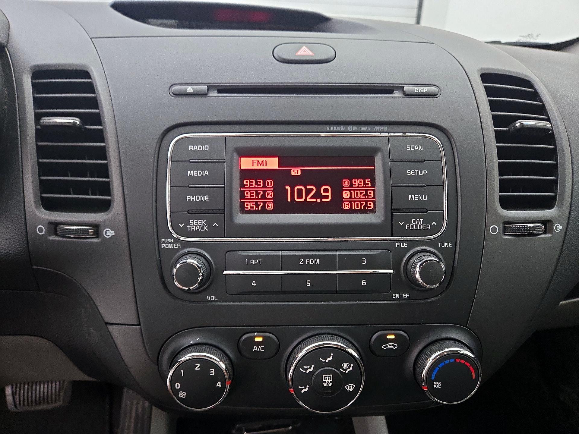Thumbnail: 2015 Kia Forte - 12