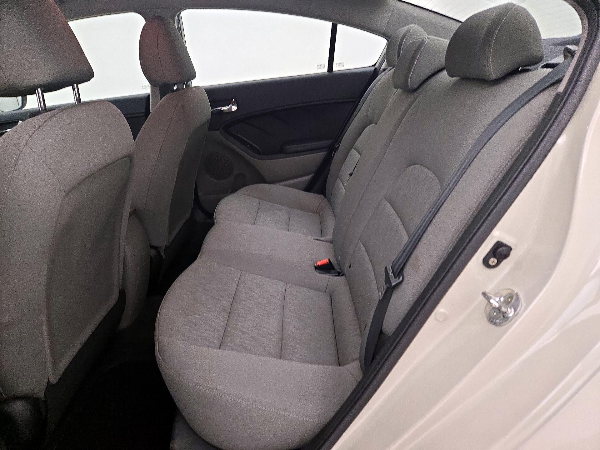 Thumbnail: 2015 Kia Forte - 16
