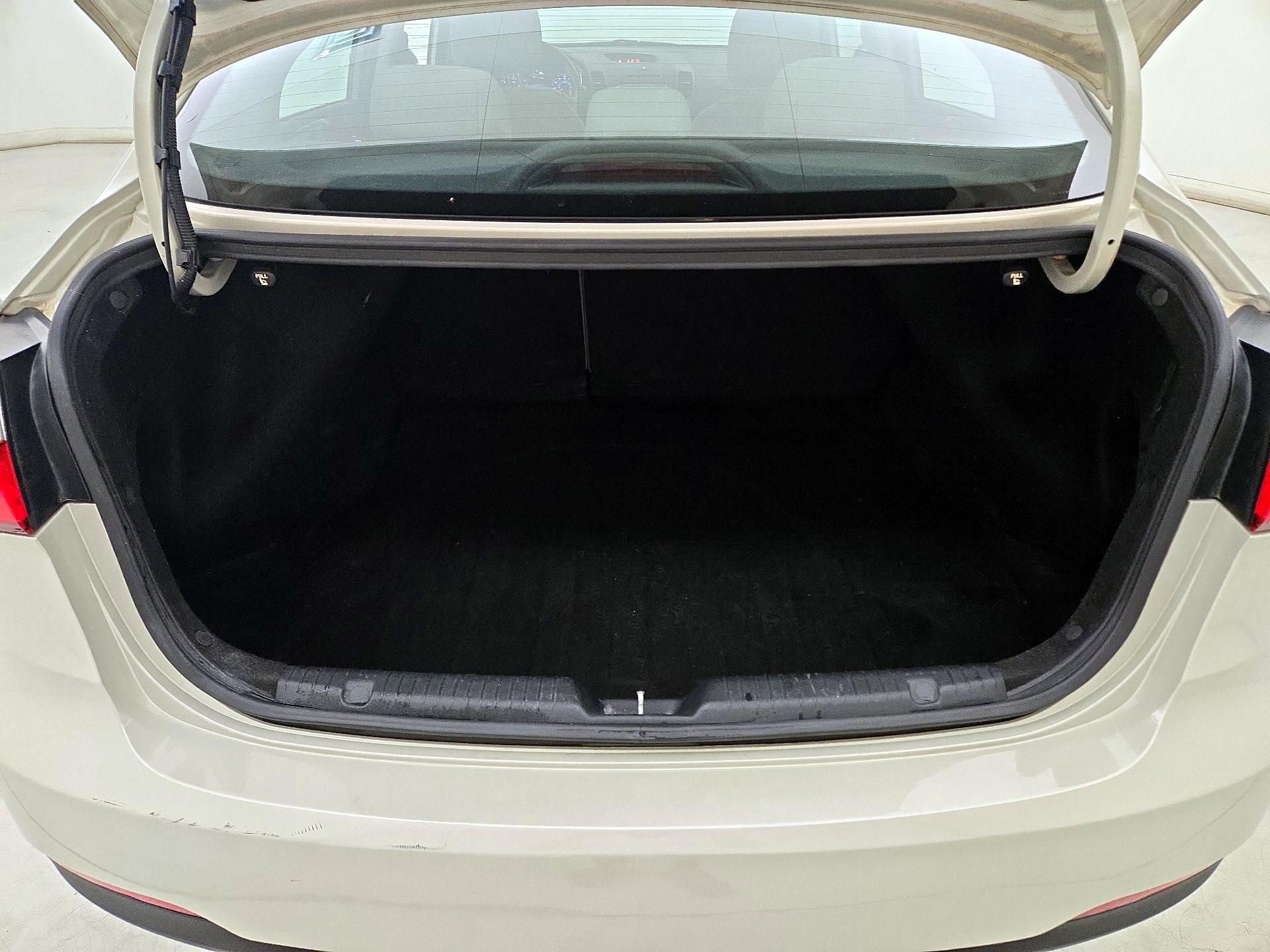 Thumbnail: 2015 Kia Forte - 17