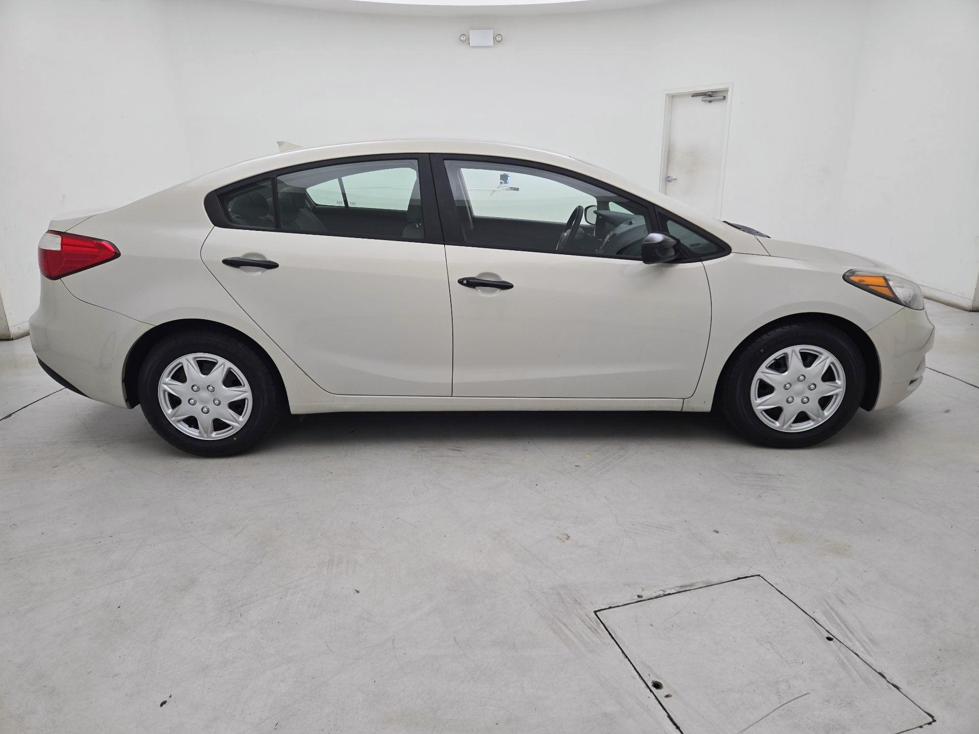Thumbnail: 2015 Kia Forte - 4