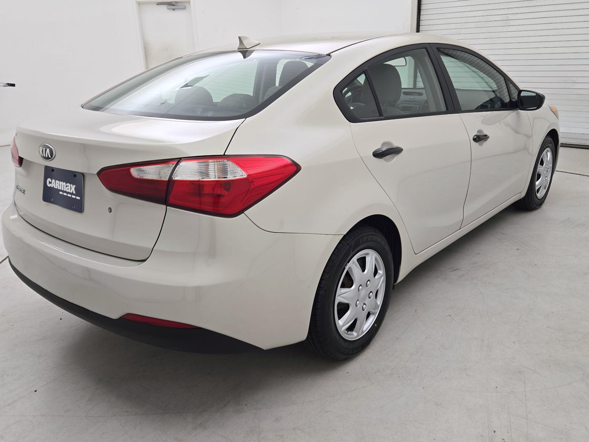 Thumbnail: 2015 Kia Forte - 5