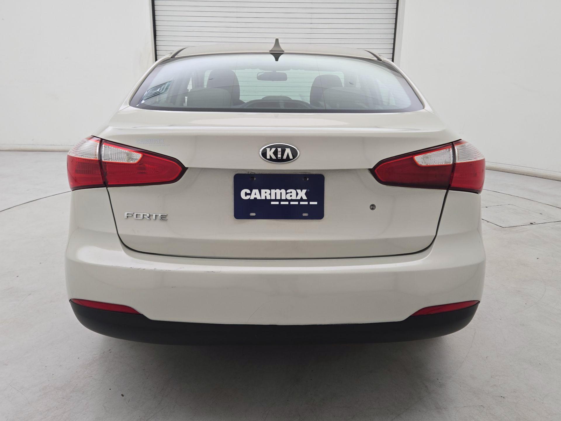 Thumbnail: 2015 Kia Forte - 6