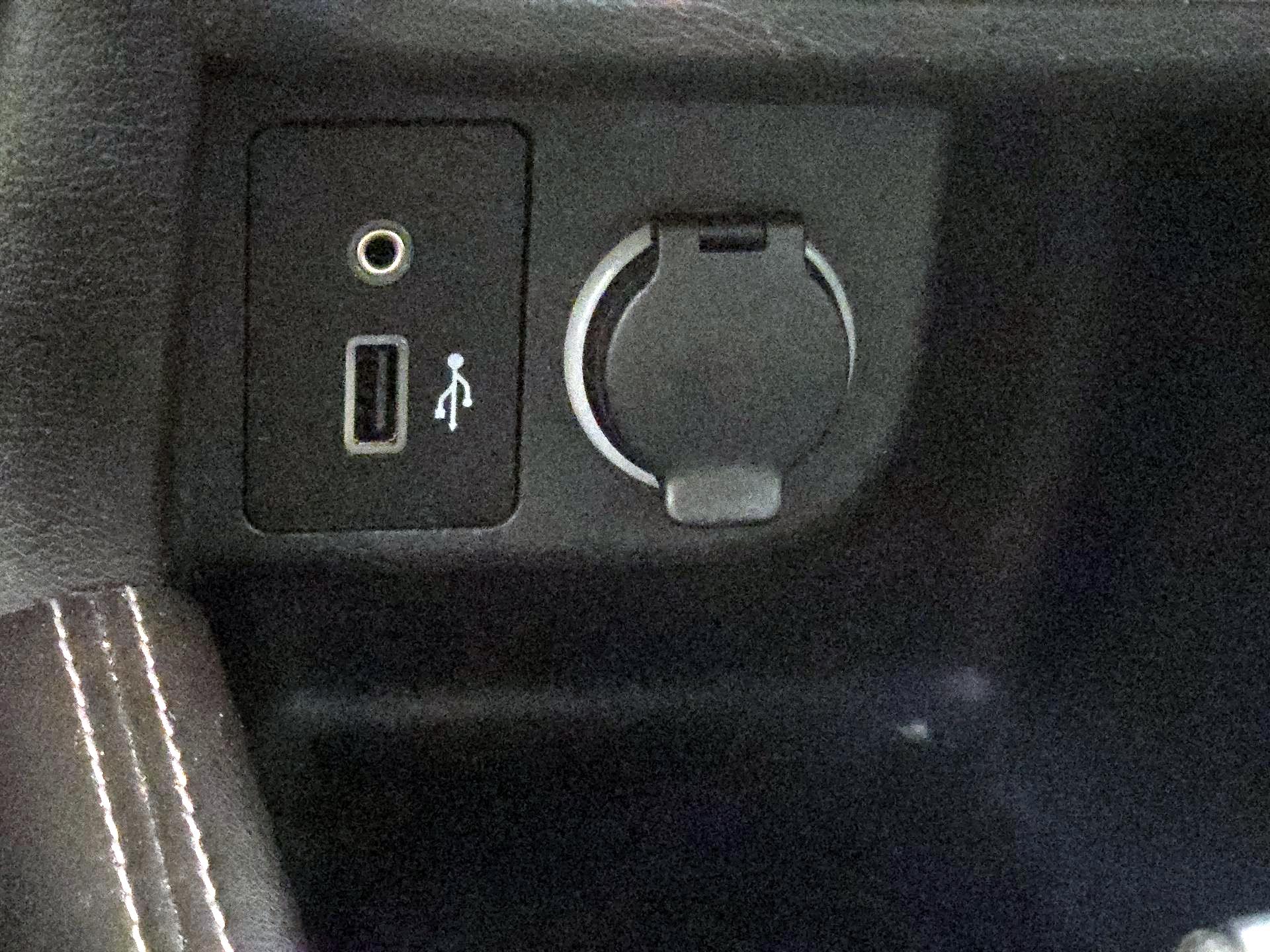 Thumbnail: 2019 Nissan Kicks - 15