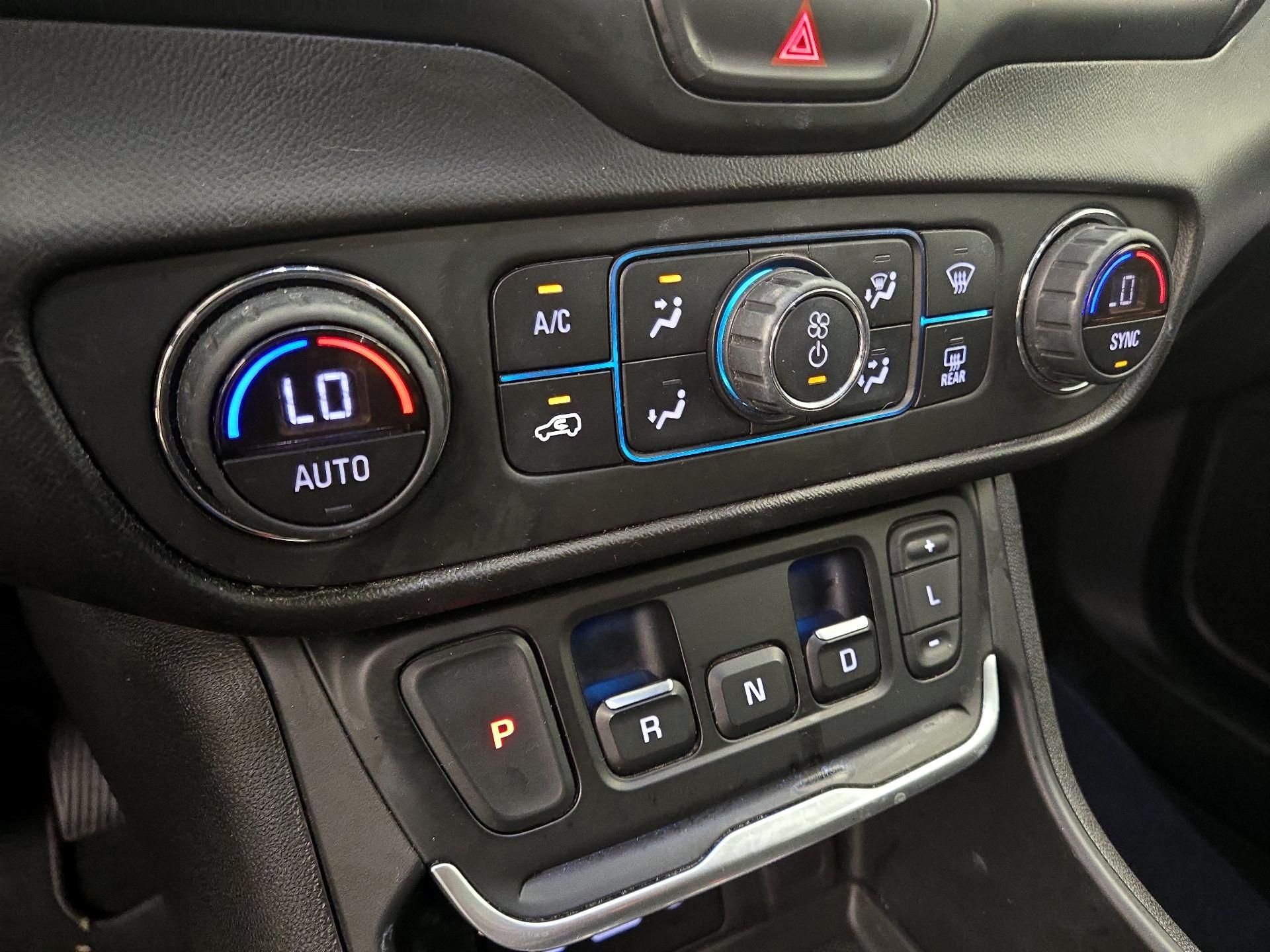 Thumbnail: 2020 GMC Terrain - 14
