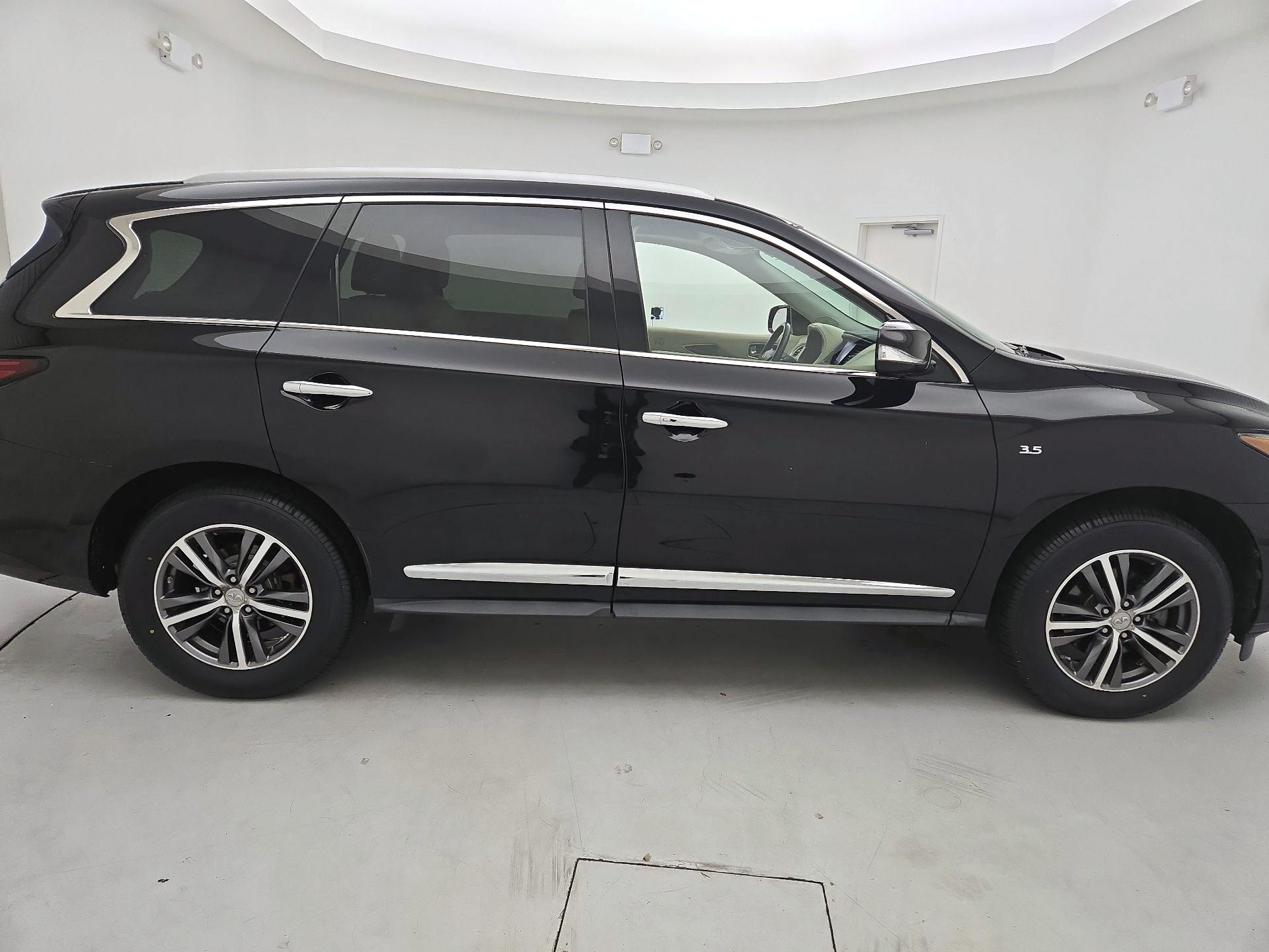 Thumbnail: 2017 INFINITI QX60 - 4