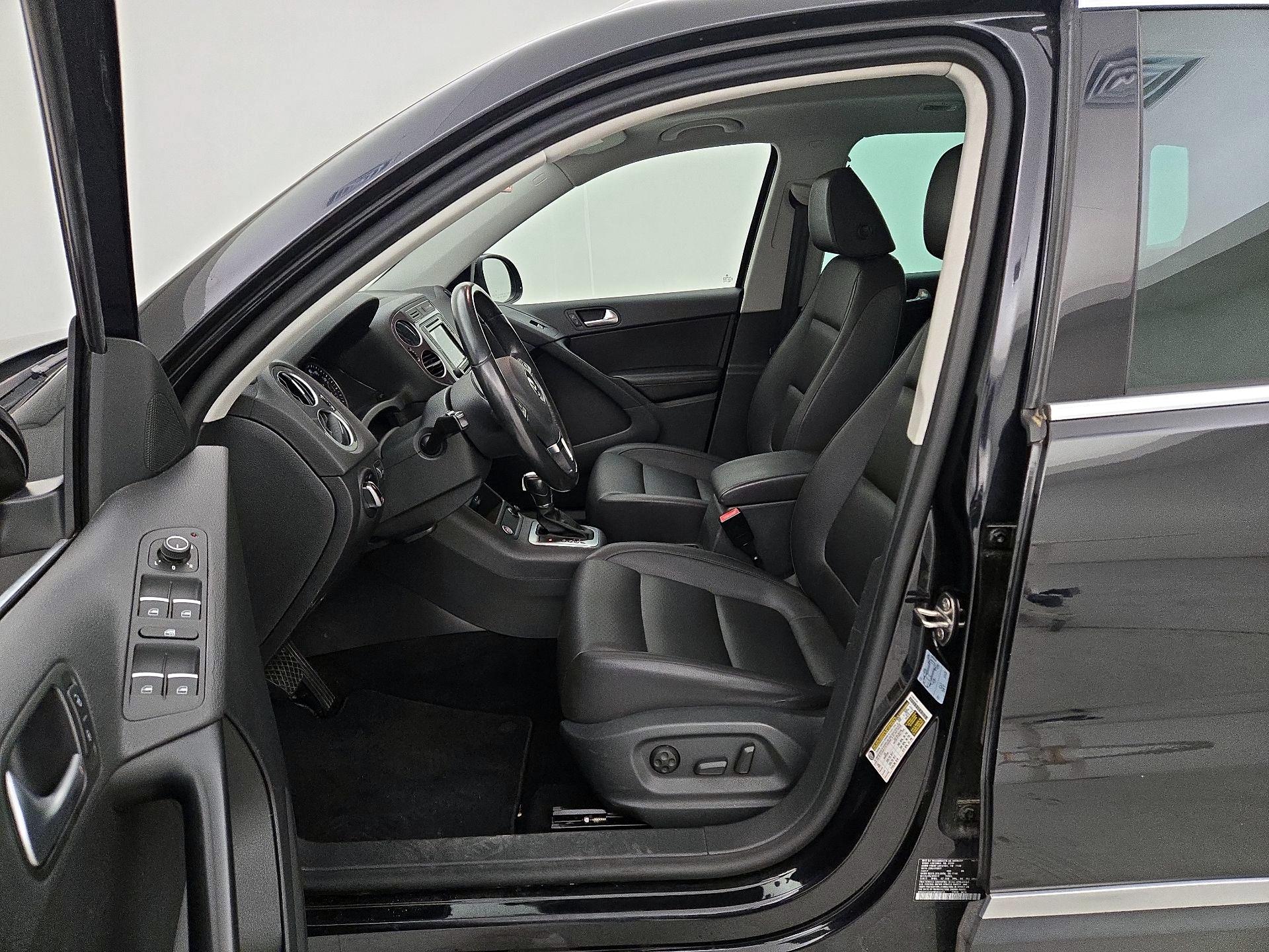 Thumbnail: 2017 Volkswagen Tiguan - 11