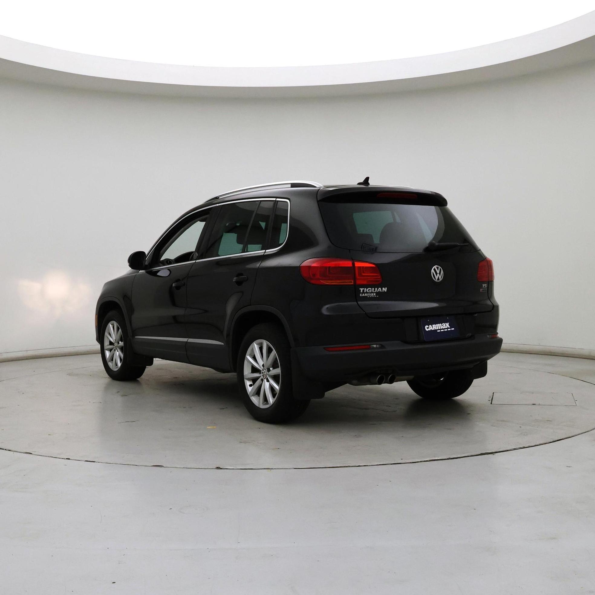 Thumbnail: 2017 Volkswagen Tiguan - 2