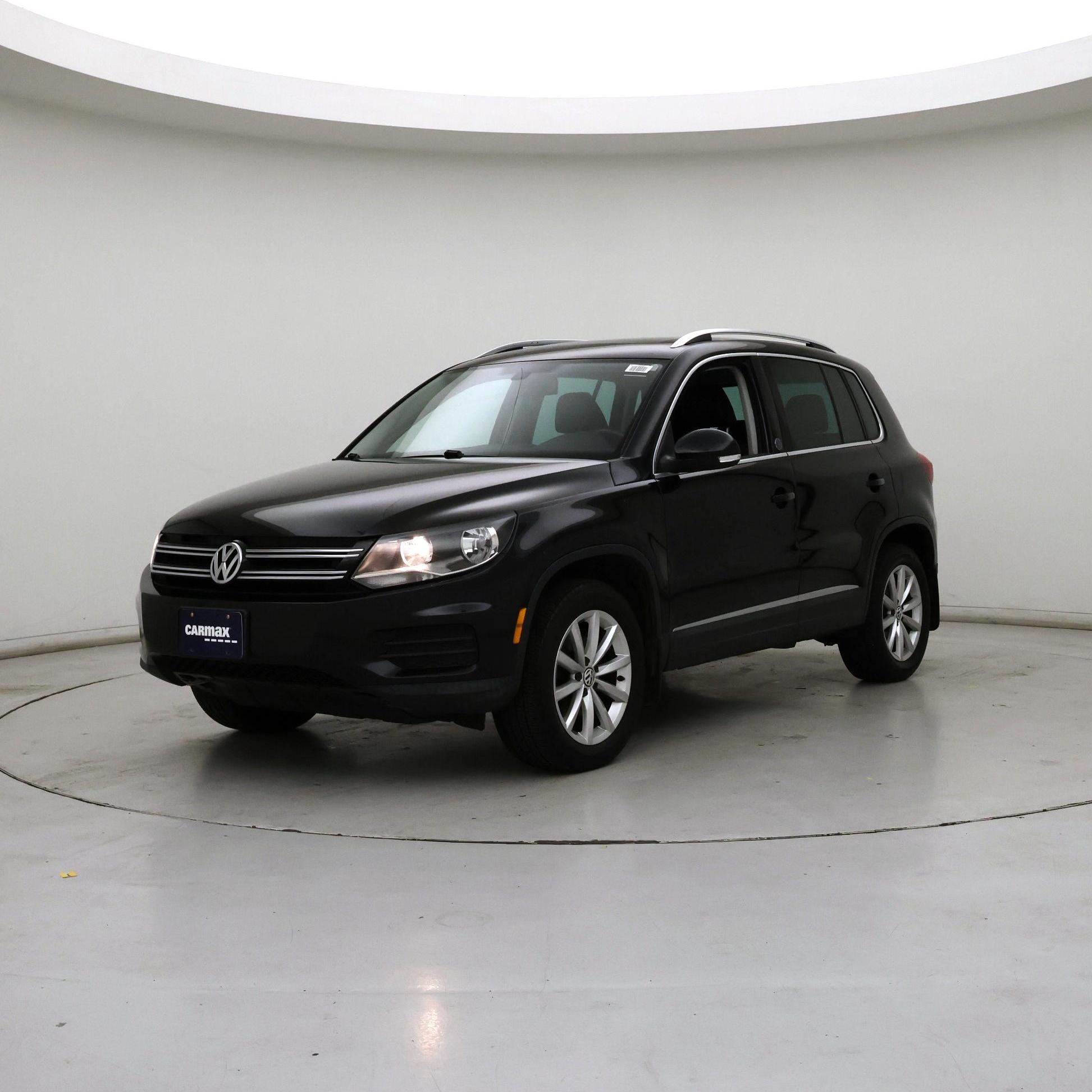 Thumbnail: 2017 Volkswagen Tiguan - 4